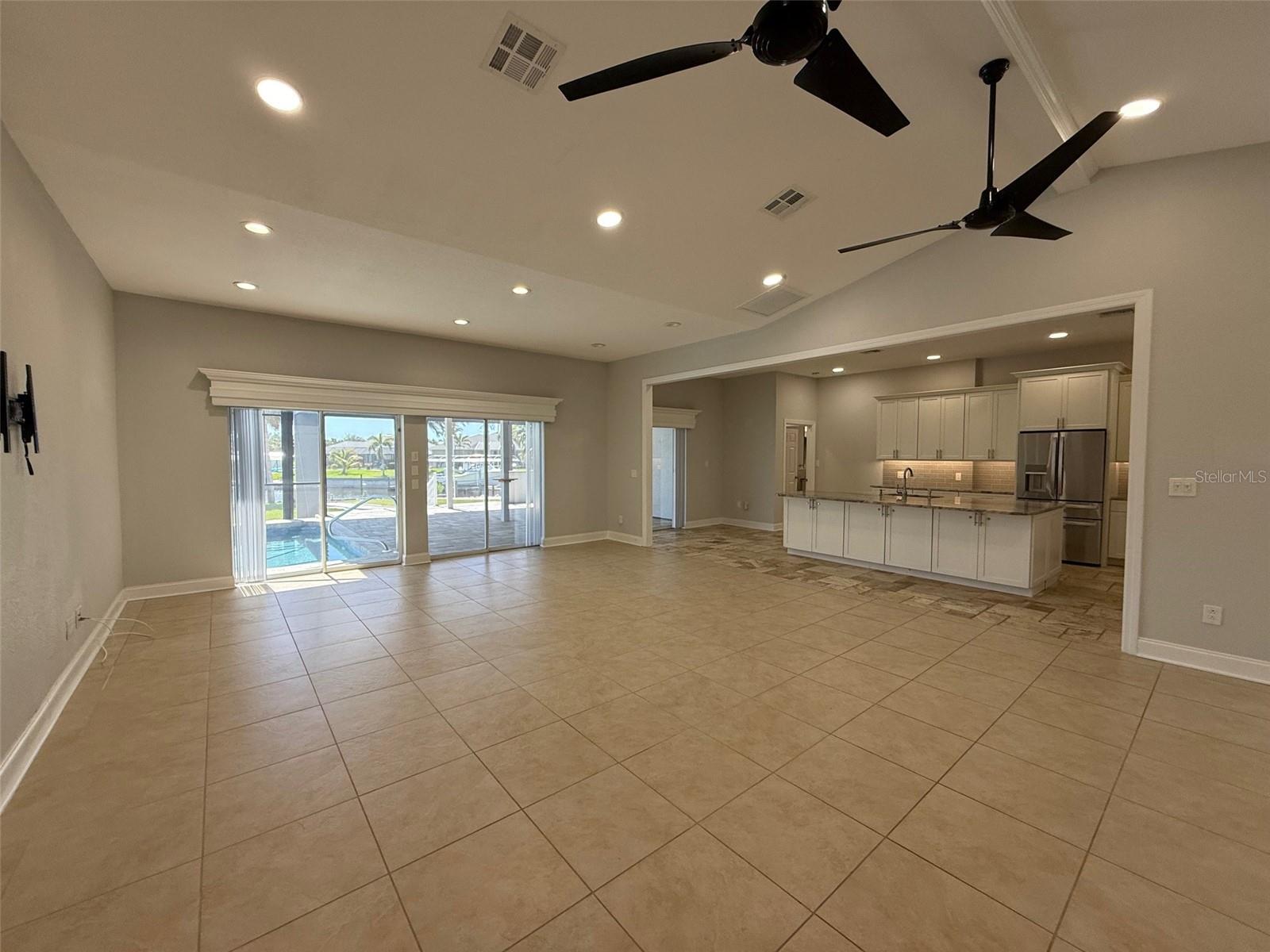 Image 9 of 46 For 17380 Bayharbor Circle