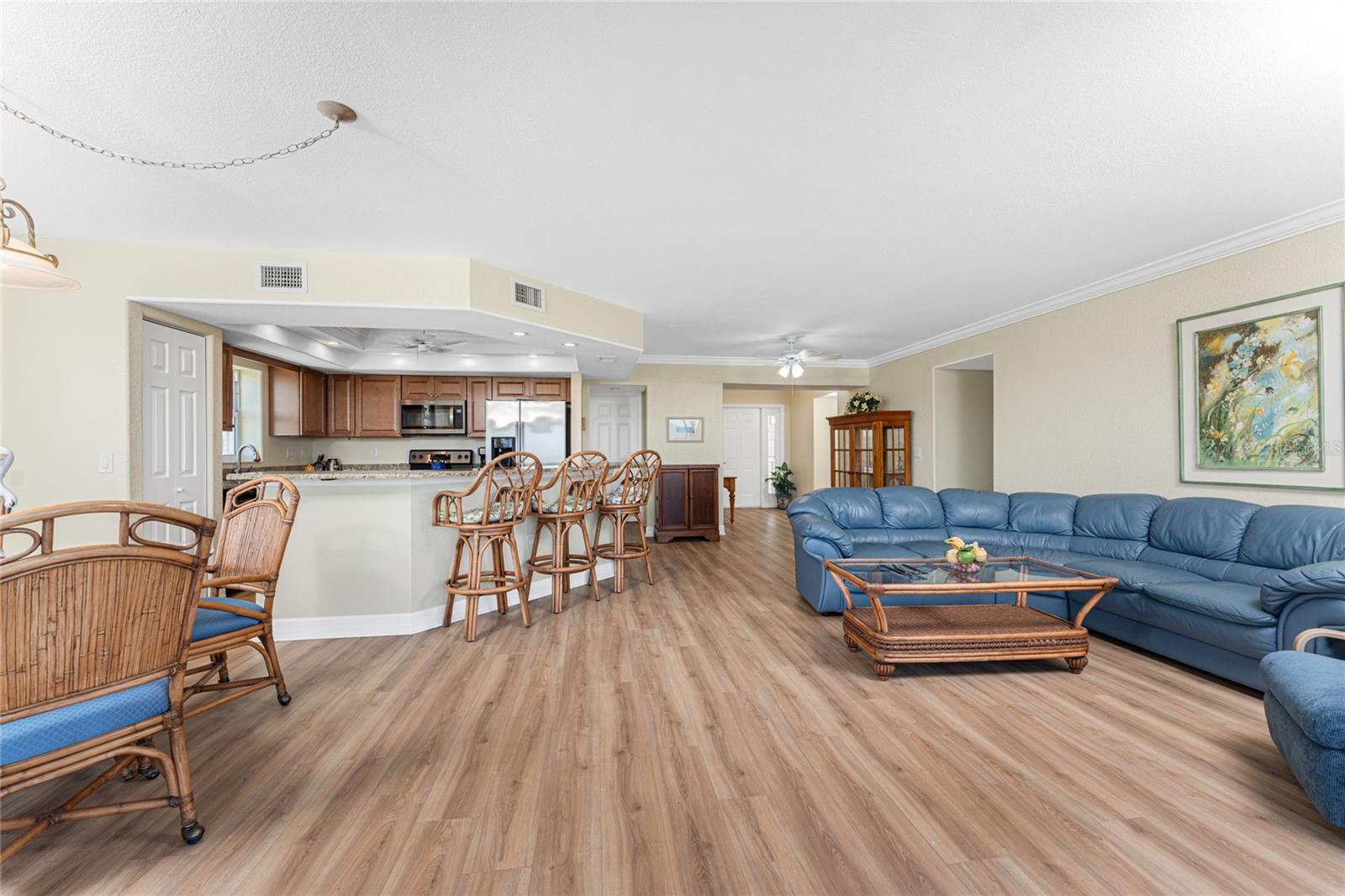 Image 10 of 64 For 101 N Marion Ct  215