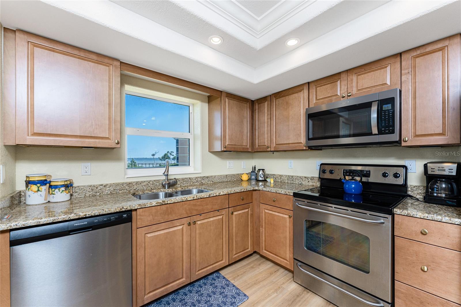 Image 13 of 64 For 101 N Marion Ct  215