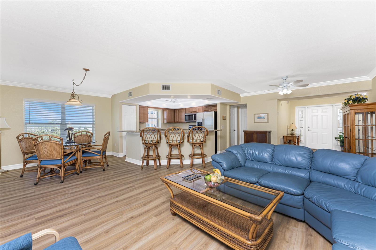 Image 21 of 64 For 101 N Marion Ct  215