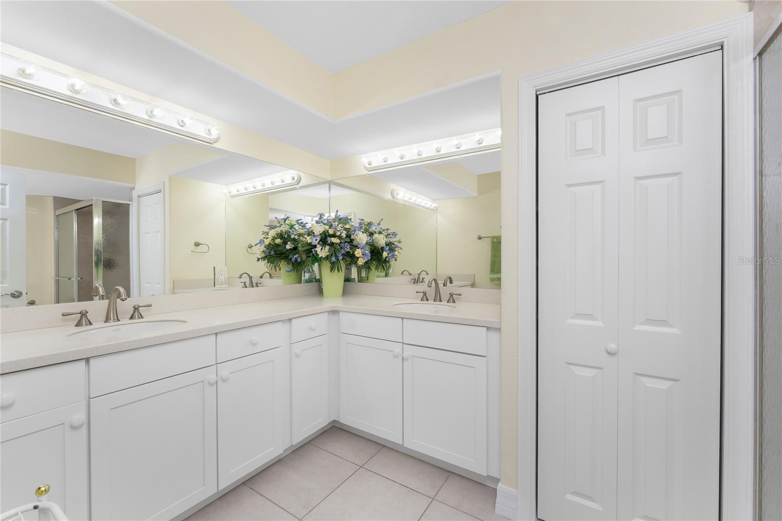 Image 33 of 64 For 101 N Marion Ct  215