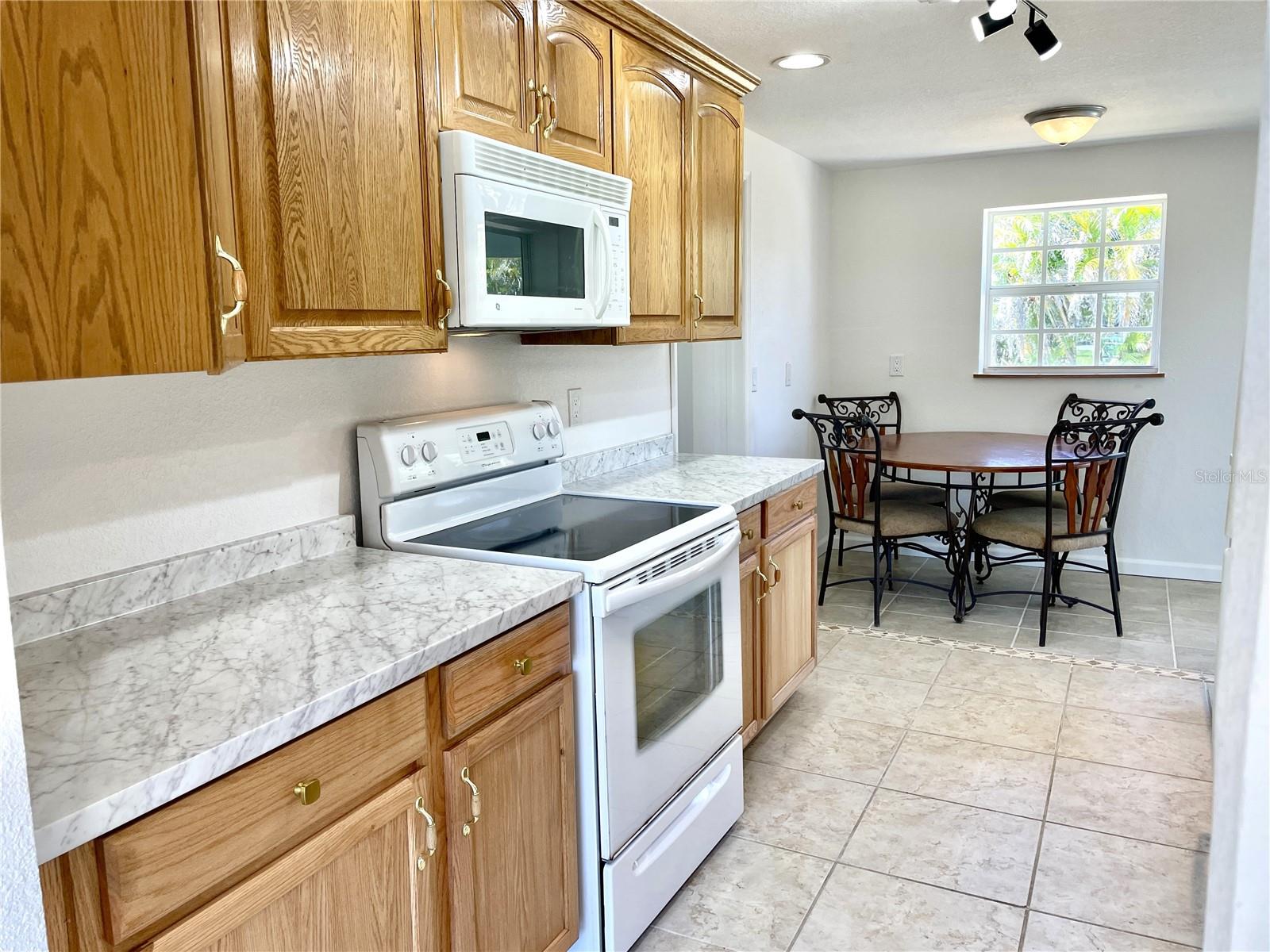 Image 10 of 45 For 700 Dolphin Parkway