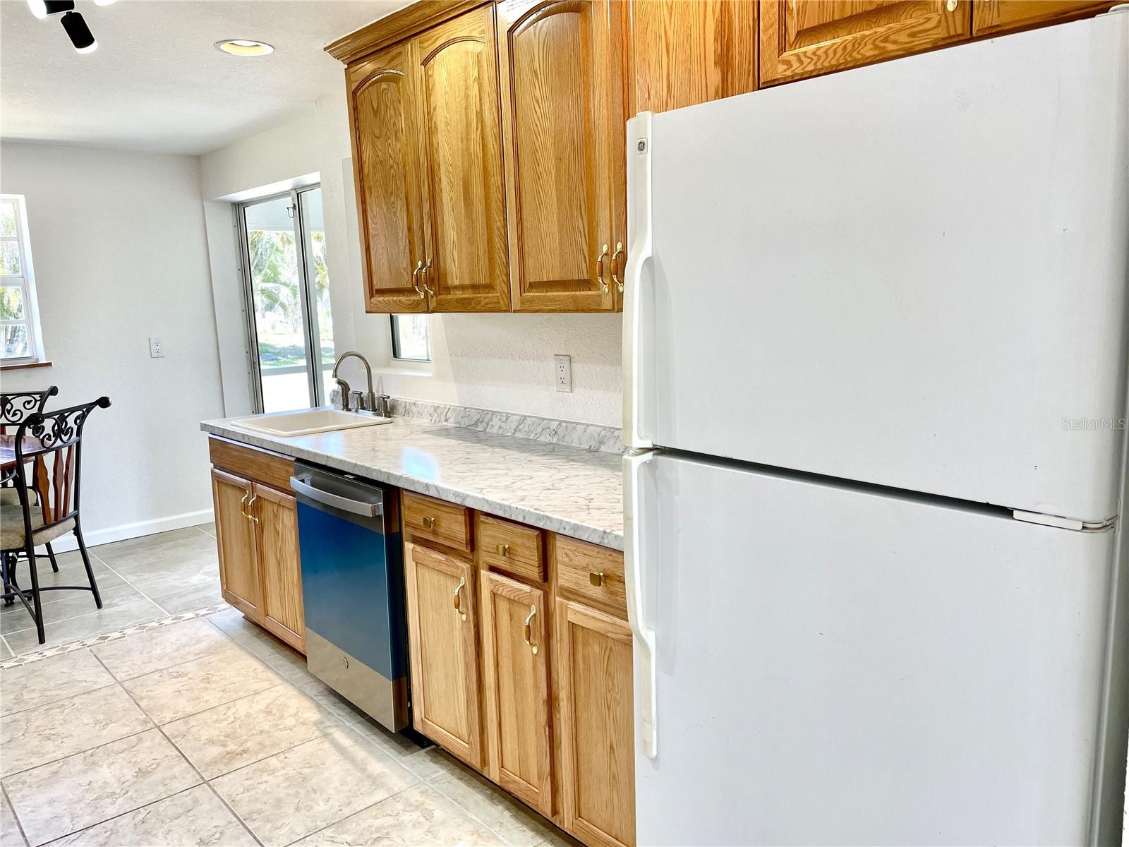 Image 11 of 45 For 700 Dolphin Parkway