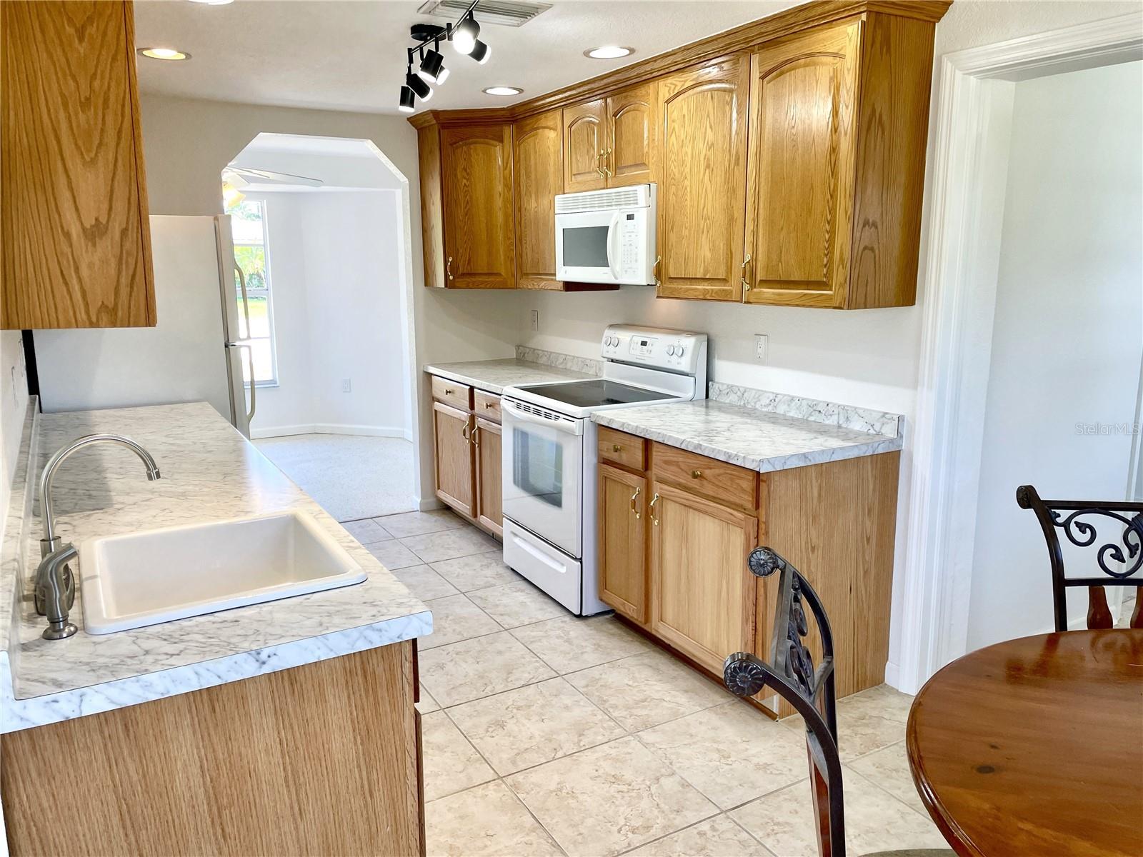 Image 12 of 45 For 700 Dolphin Parkway