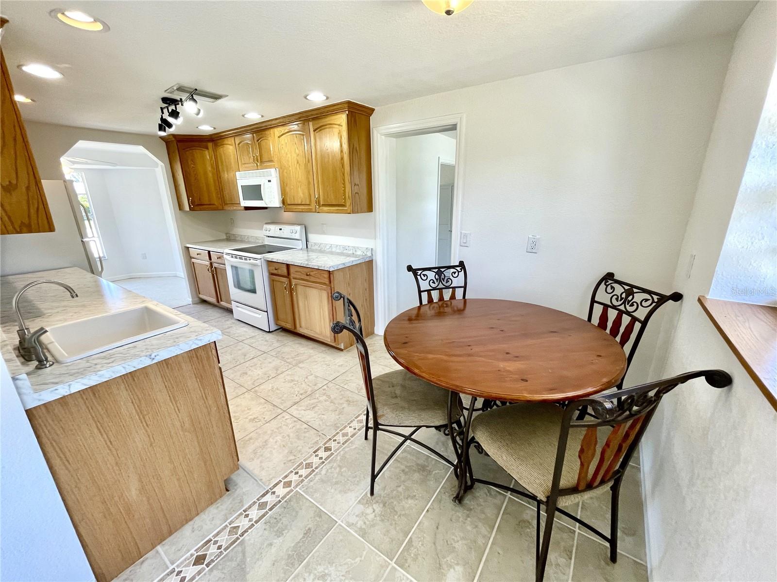 Image 13 of 45 For 700 Dolphin Parkway