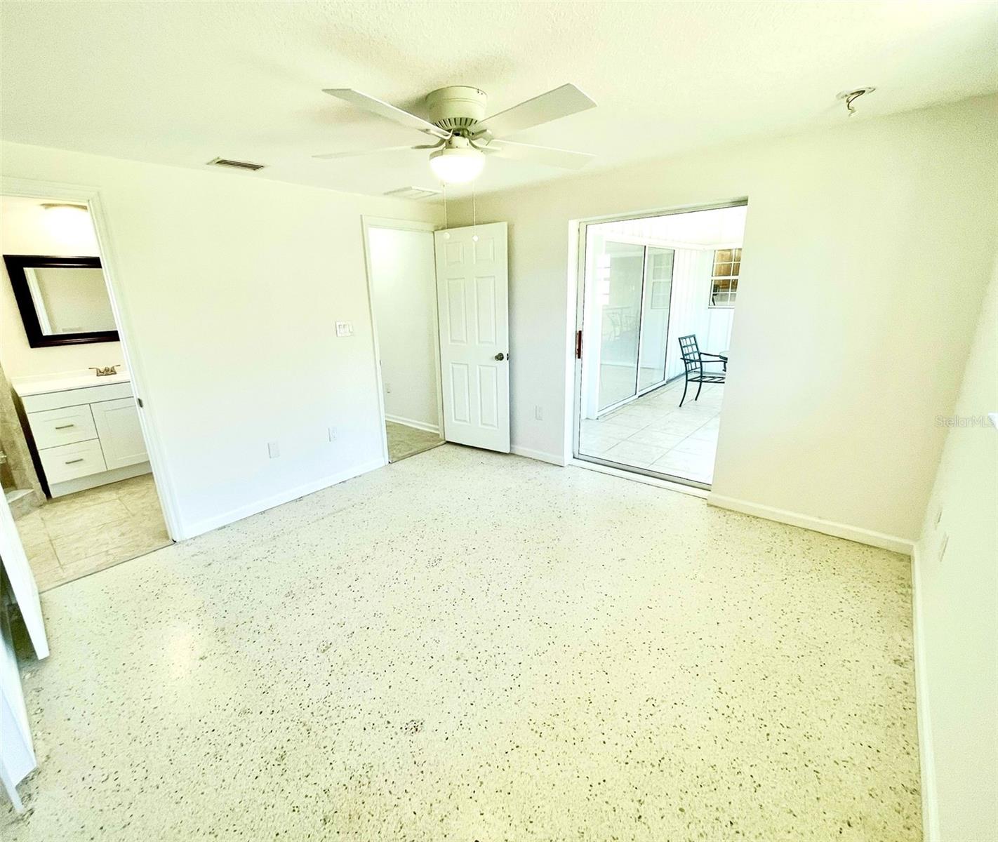Image 19 of 45 For 700 Dolphin Parkway
