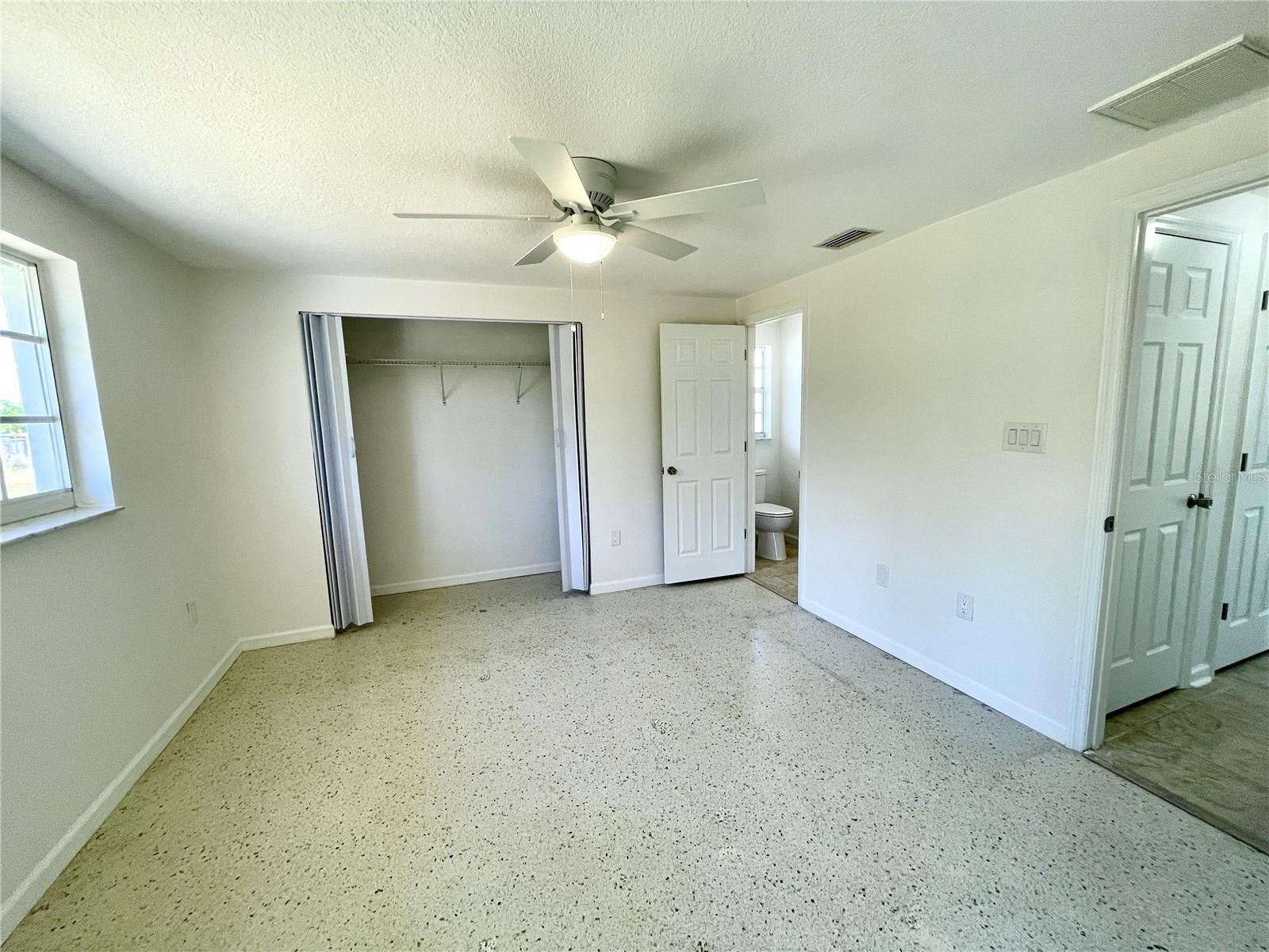 Image 21 of 45 For 700 Dolphin Parkway