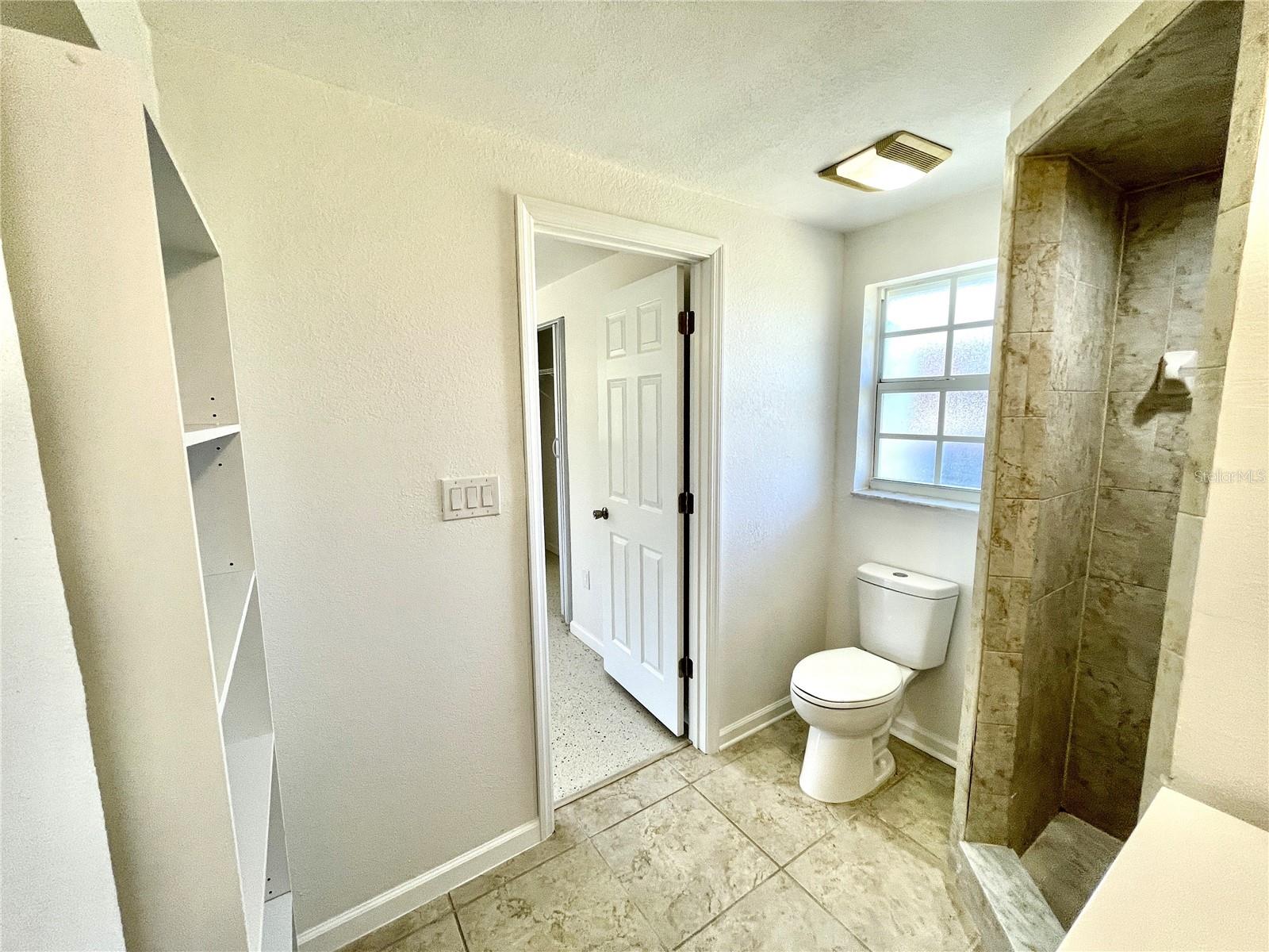 Image 23 of 45 For 700 Dolphin Parkway