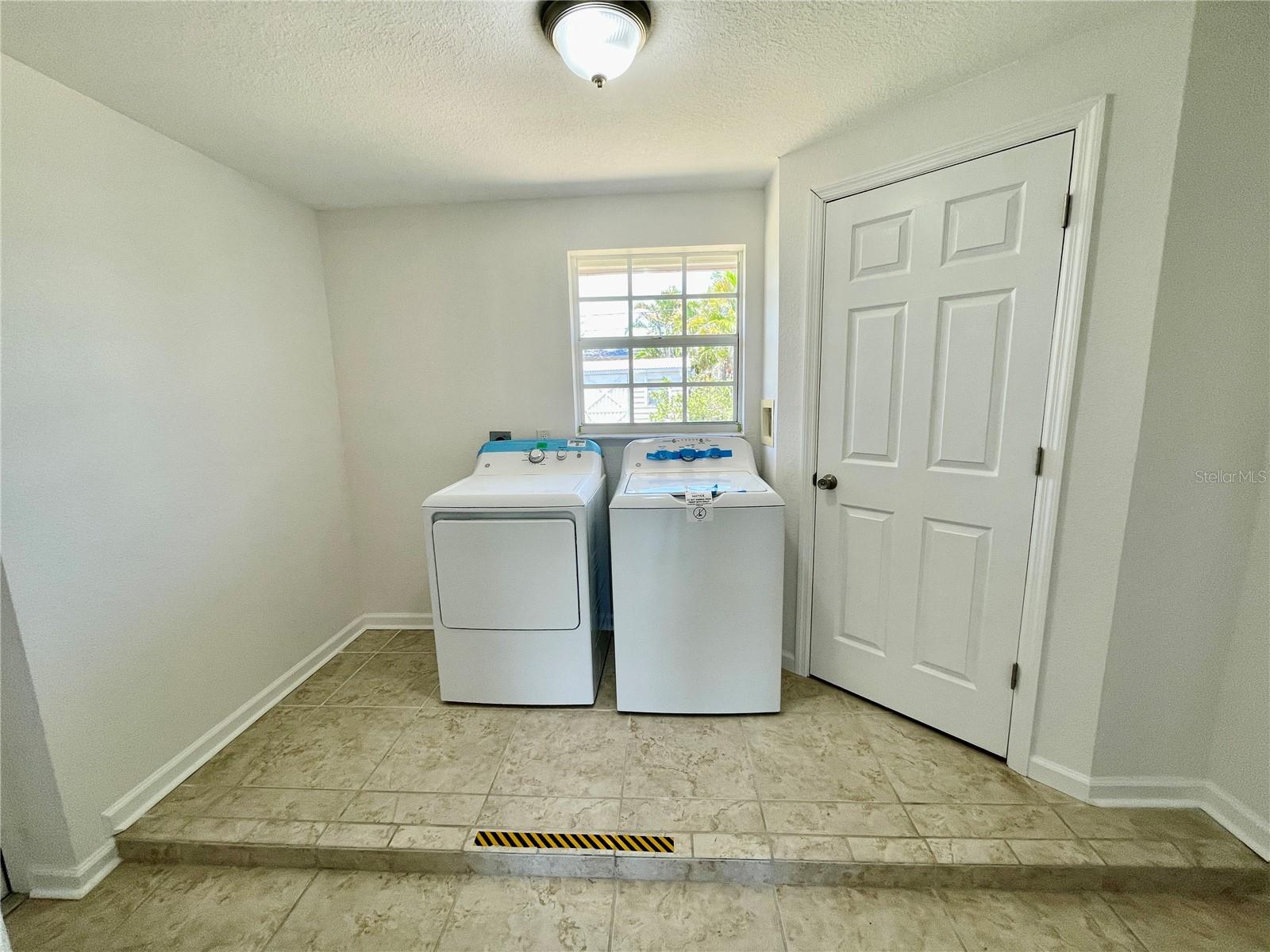 Image 30 of 45 For 700 Dolphin Parkway