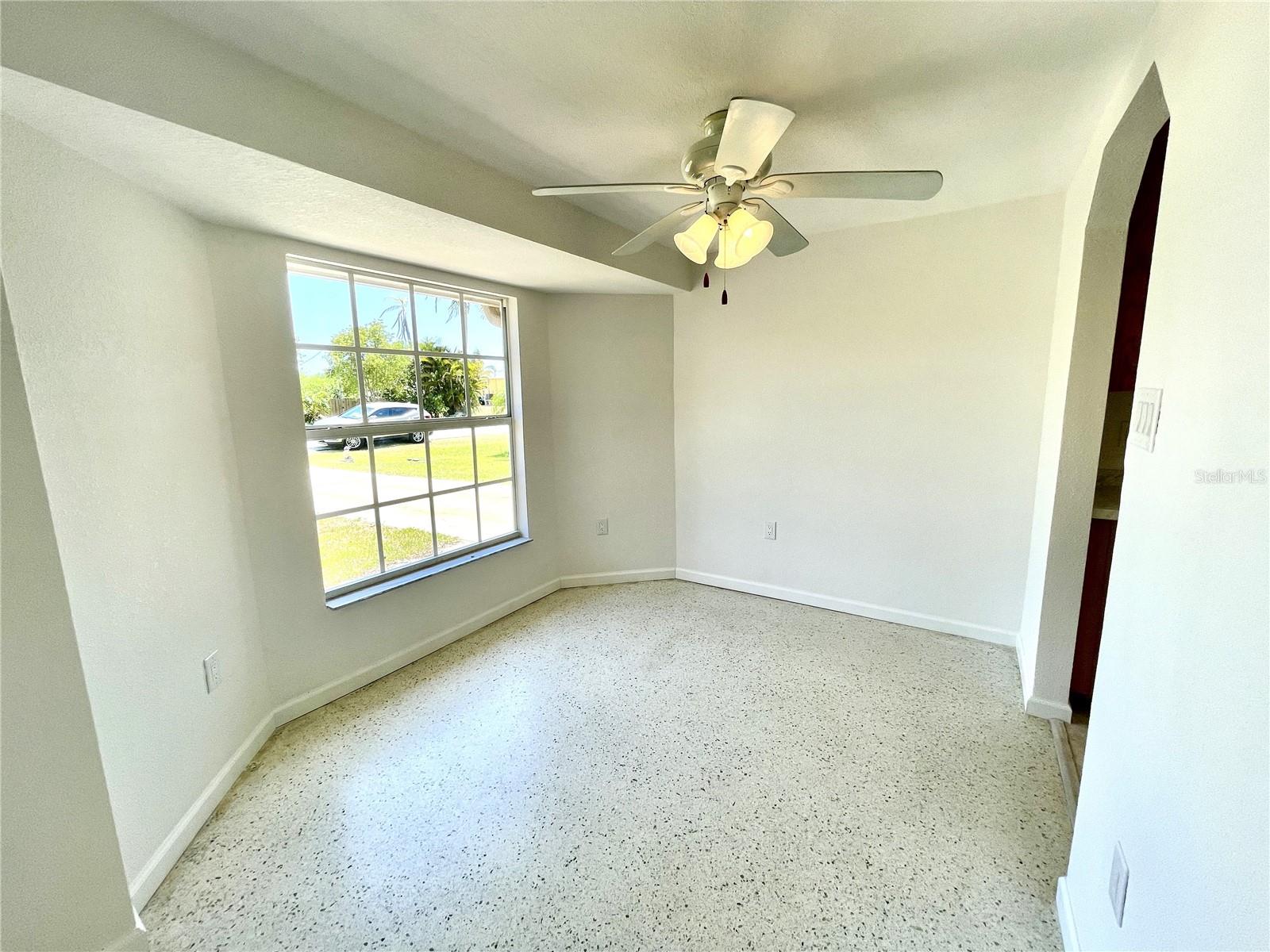 Image 7 of 45 For 700 Dolphin Parkway