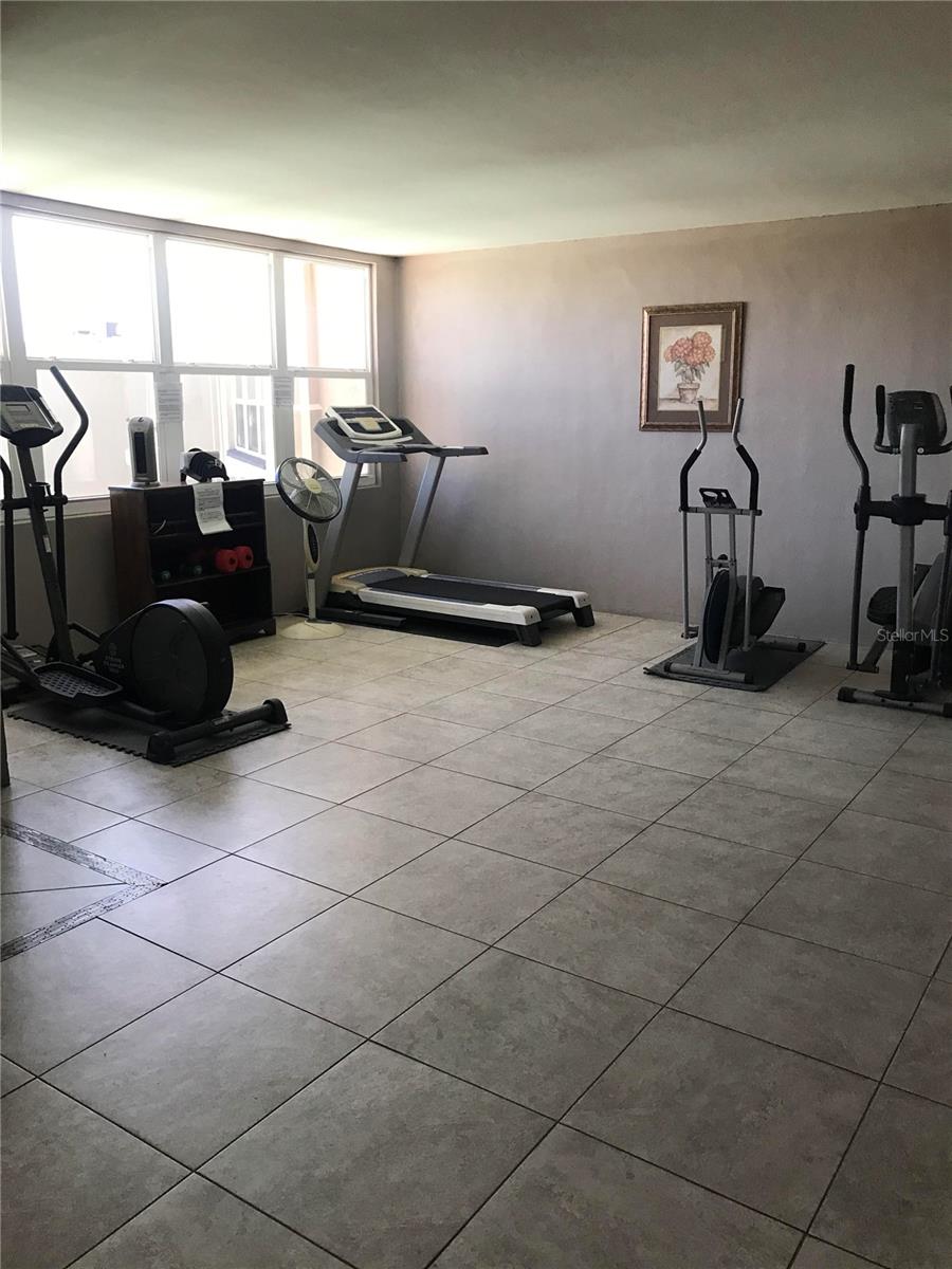 Image 23 of 29 For 3100 Harbor Boulevard 207
