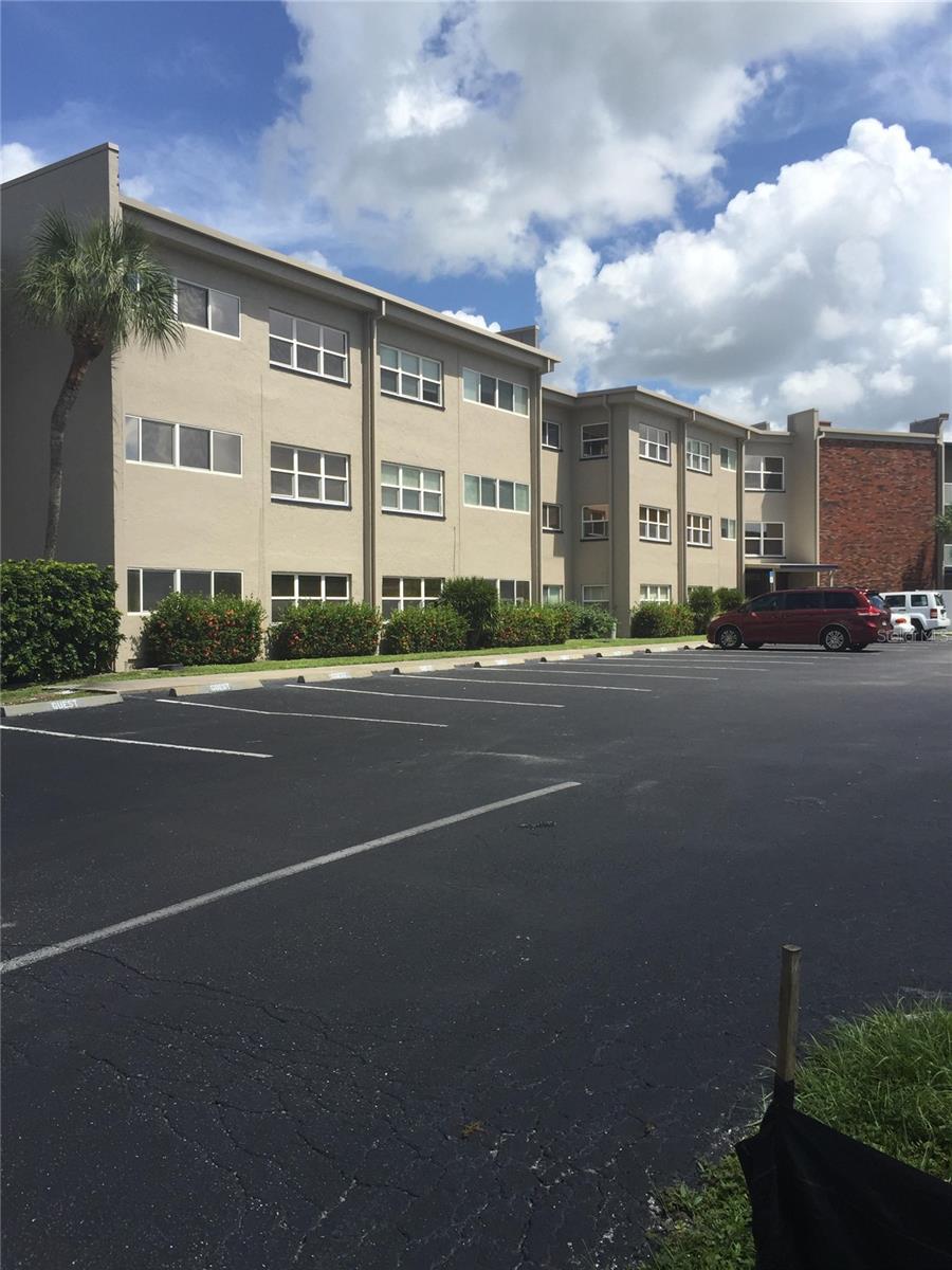 Image 28 of 29 For 3100 Harbor Boulevard 207