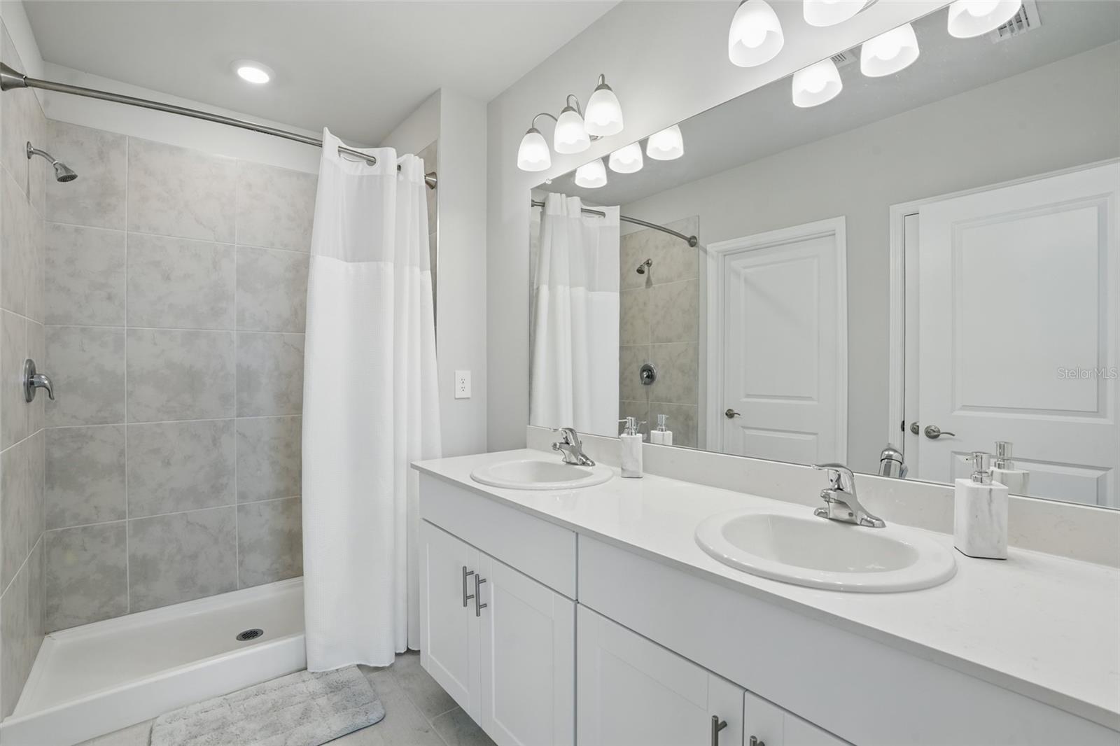 Image 14 of 35 For 16079 Bandermill Drive