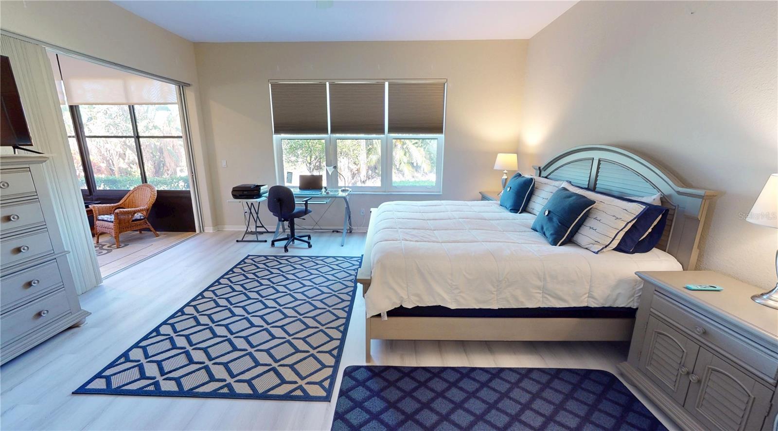 Image 20 of 40 For 26073 Feathersound Drive
