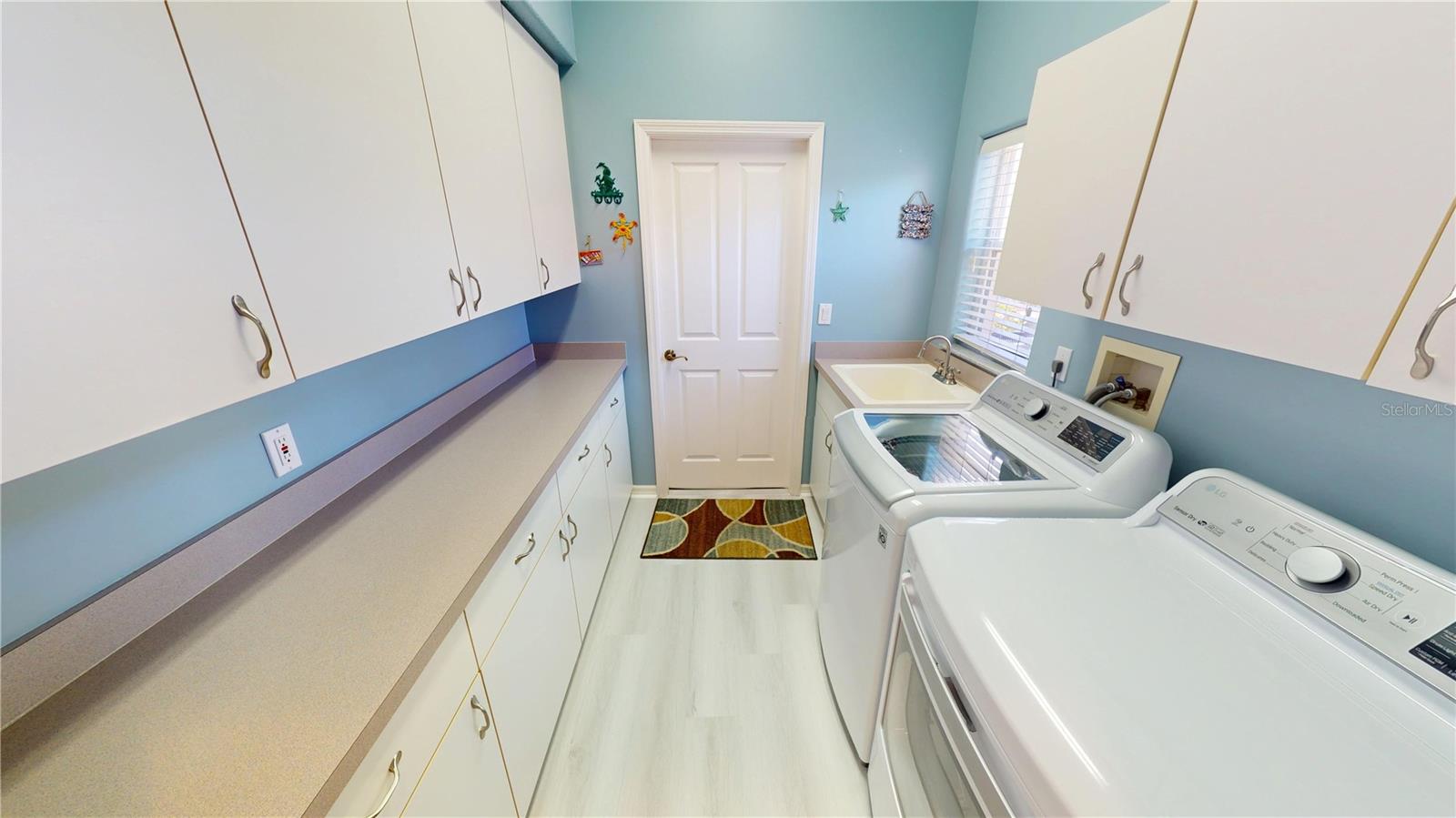 Image 30 of 40 For 26073 Feathersound Drive