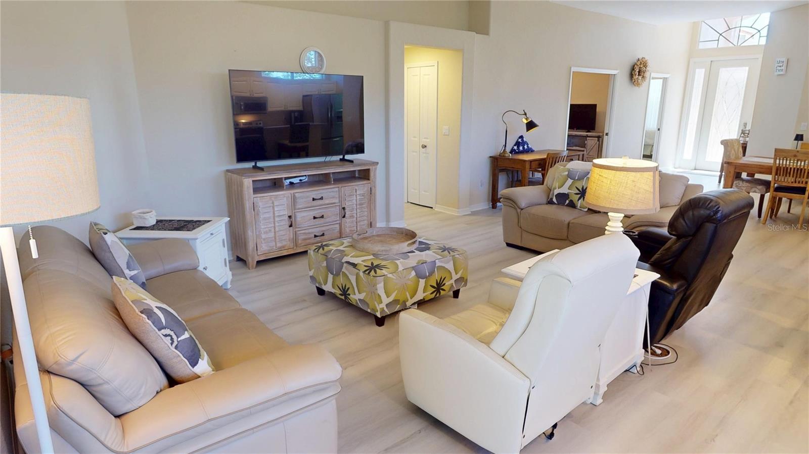 Image 6 of 40 For 26073 Feathersound Drive