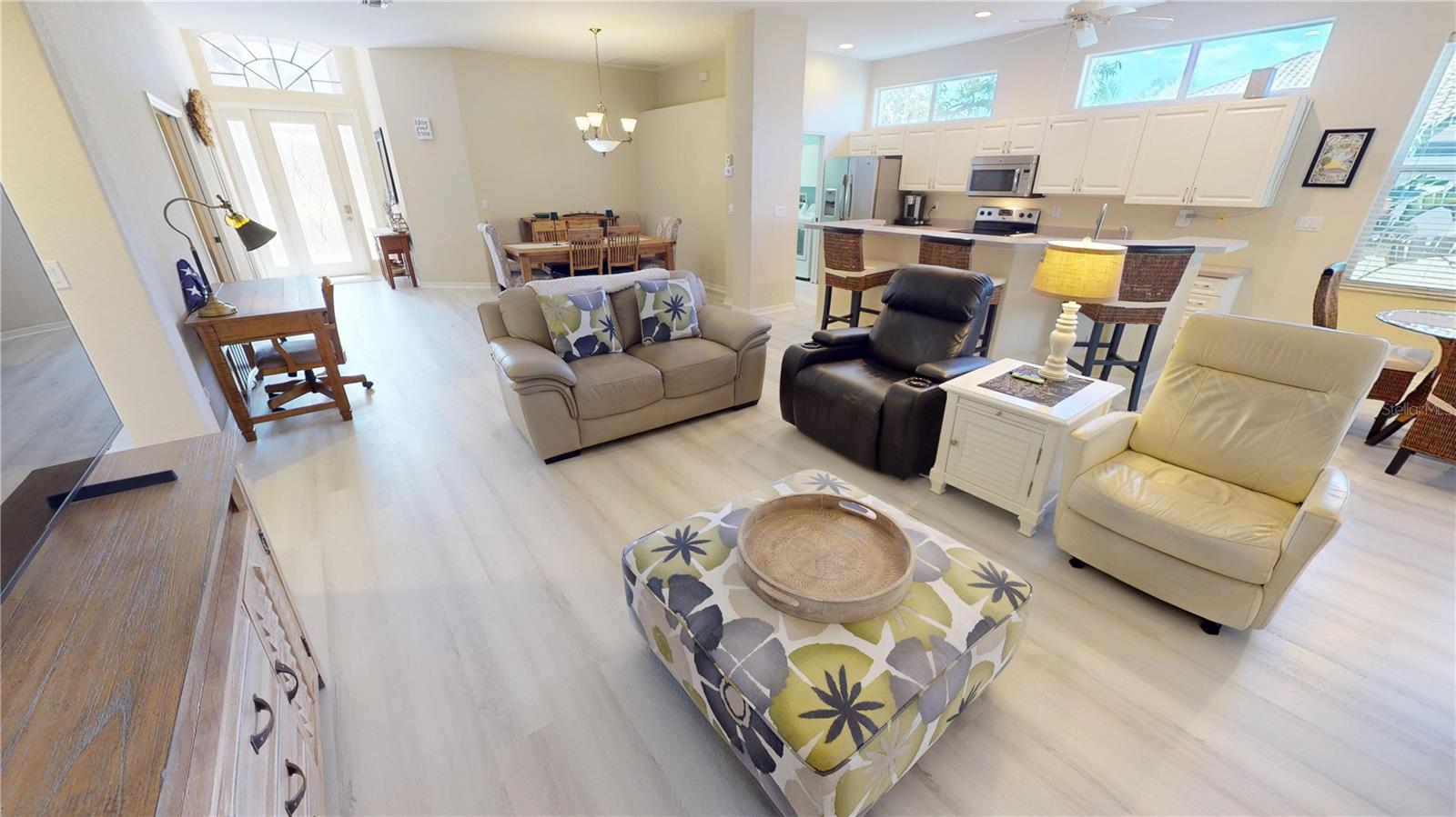Image 7 of 40 For 26073 Feathersound Drive