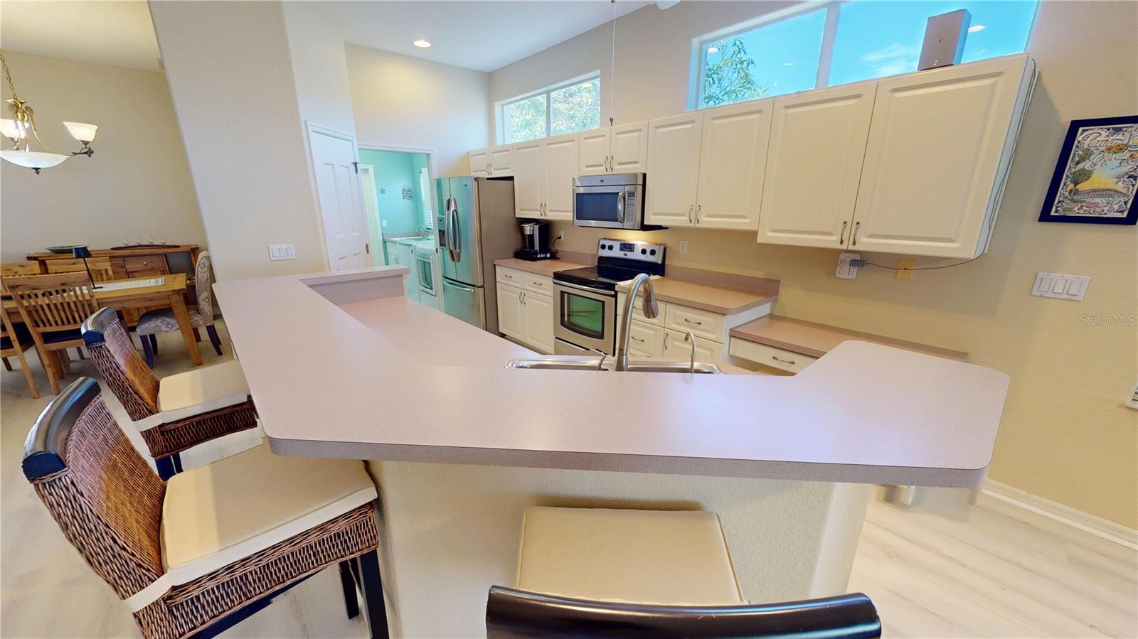Image 8 of 40 For 26073 Feathersound Drive