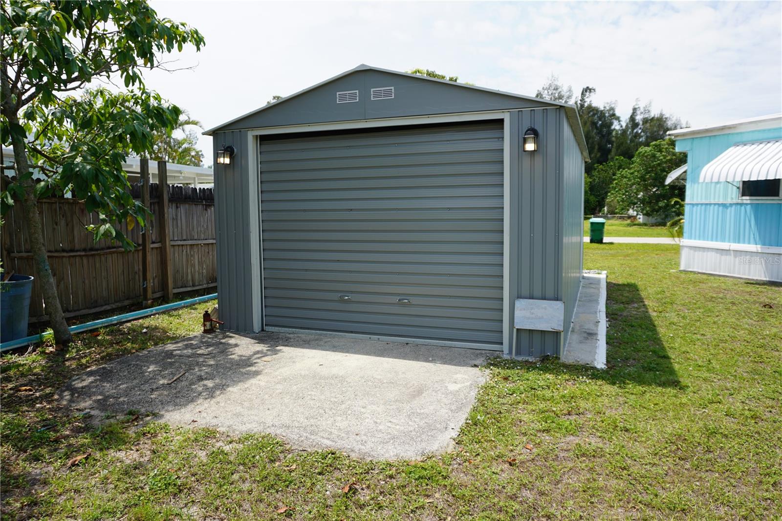 Image 47 of 62 For 15371 Mango Drive
