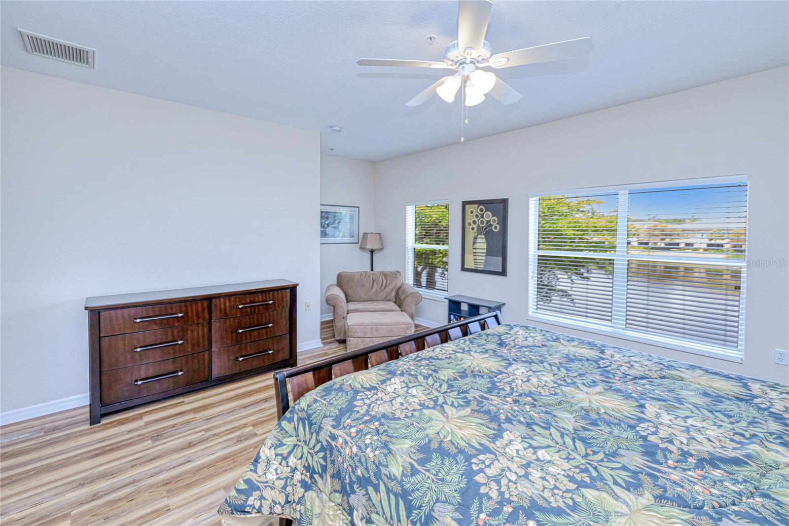Image 18 of 55 For 3211 Cottonwood Bend 702