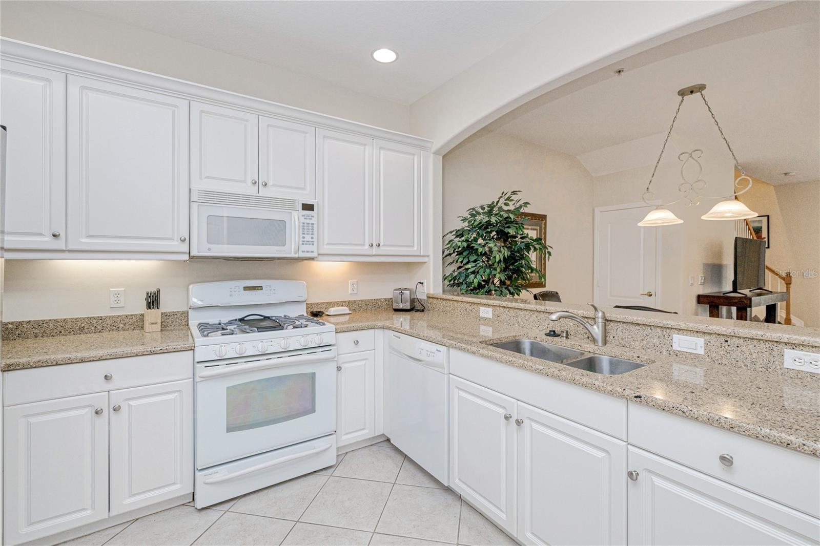 Image 4 of 55 For 3211 Cottonwood Bend 702
