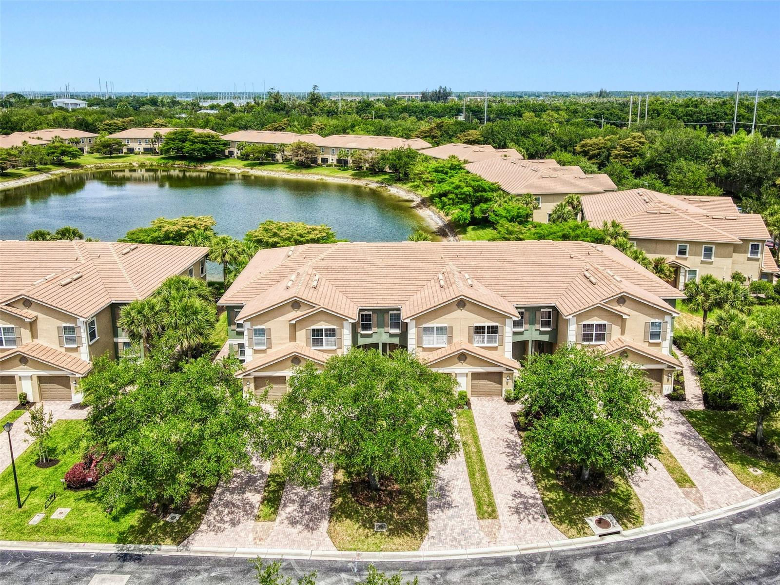 Image 47 of 55 For 3211 Cottonwood Bend 702
