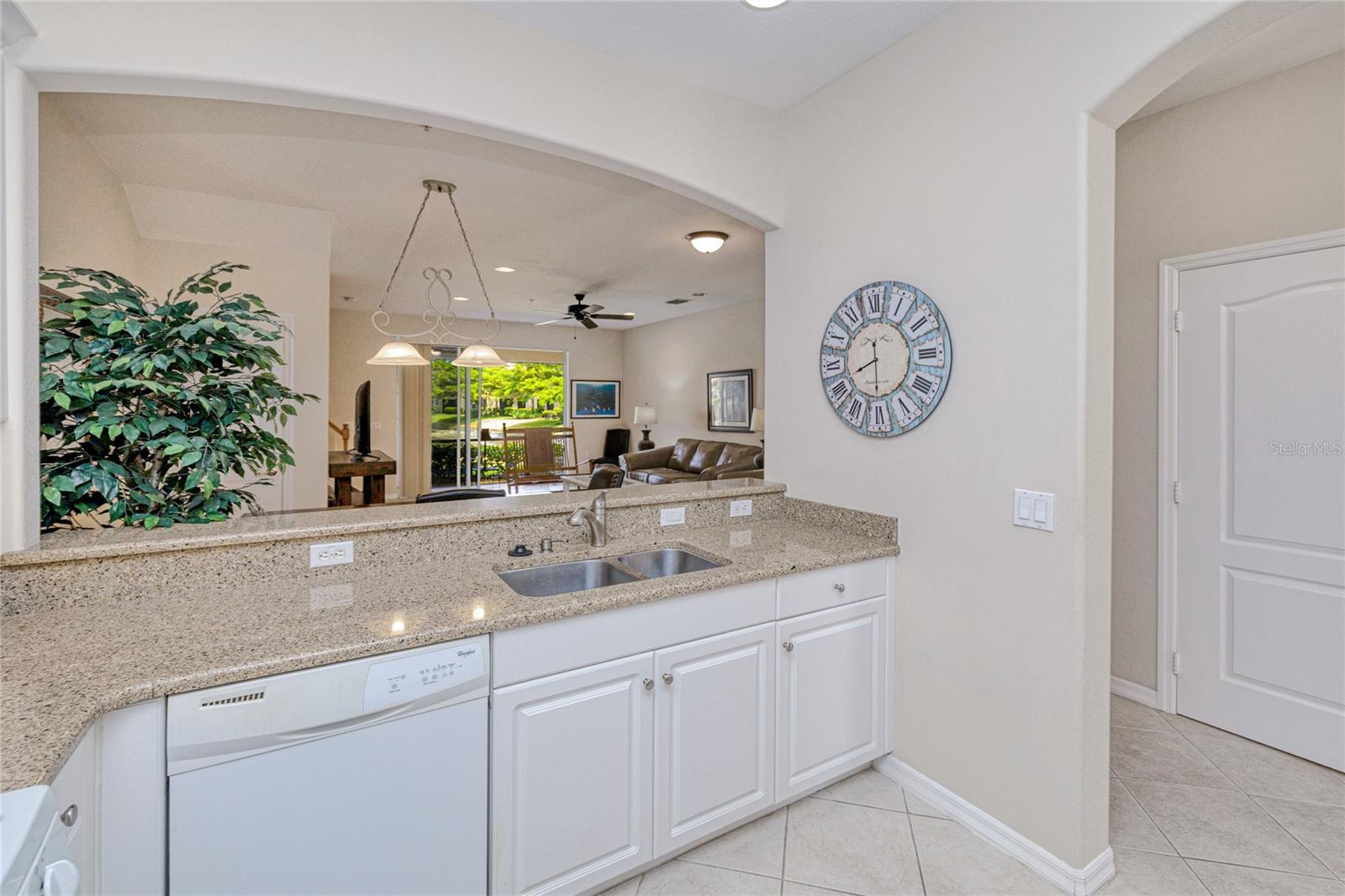Image 5 of 55 For 3211 Cottonwood Bend 702