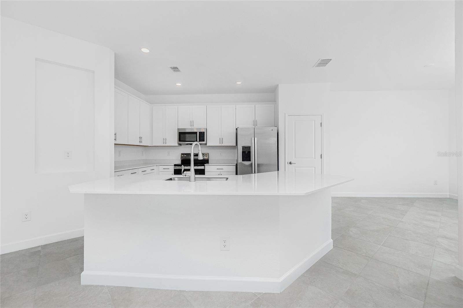 Image 12 of 47 For 8488 Saint Kitts Circle