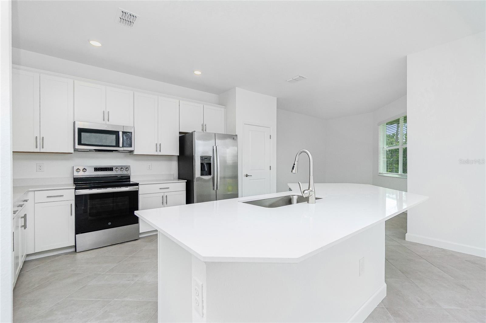 Image 13 of 47 For 8488 Saint Kitts Circle