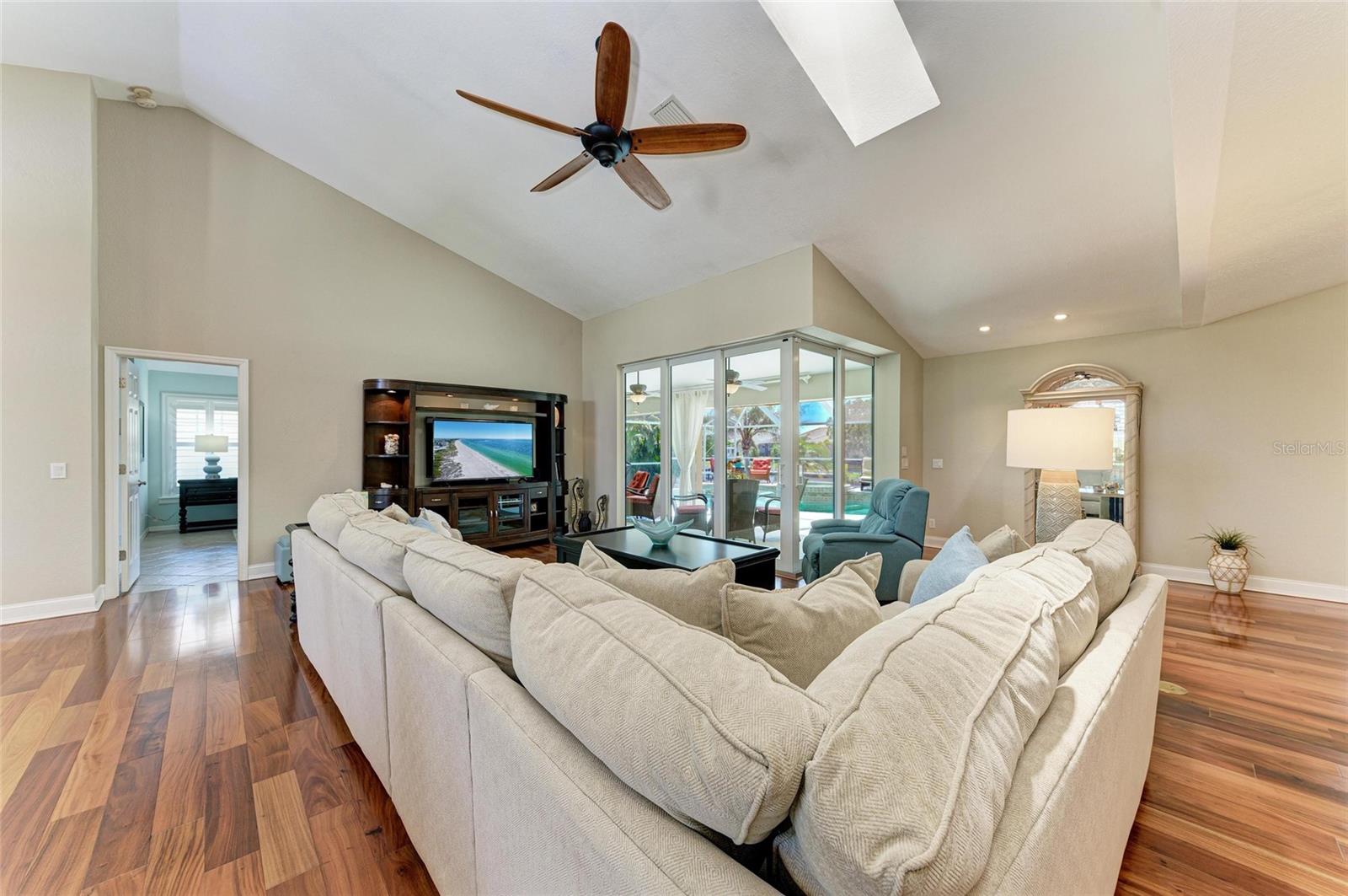 Image 10 of 64 For 5010 La Costa Island Court