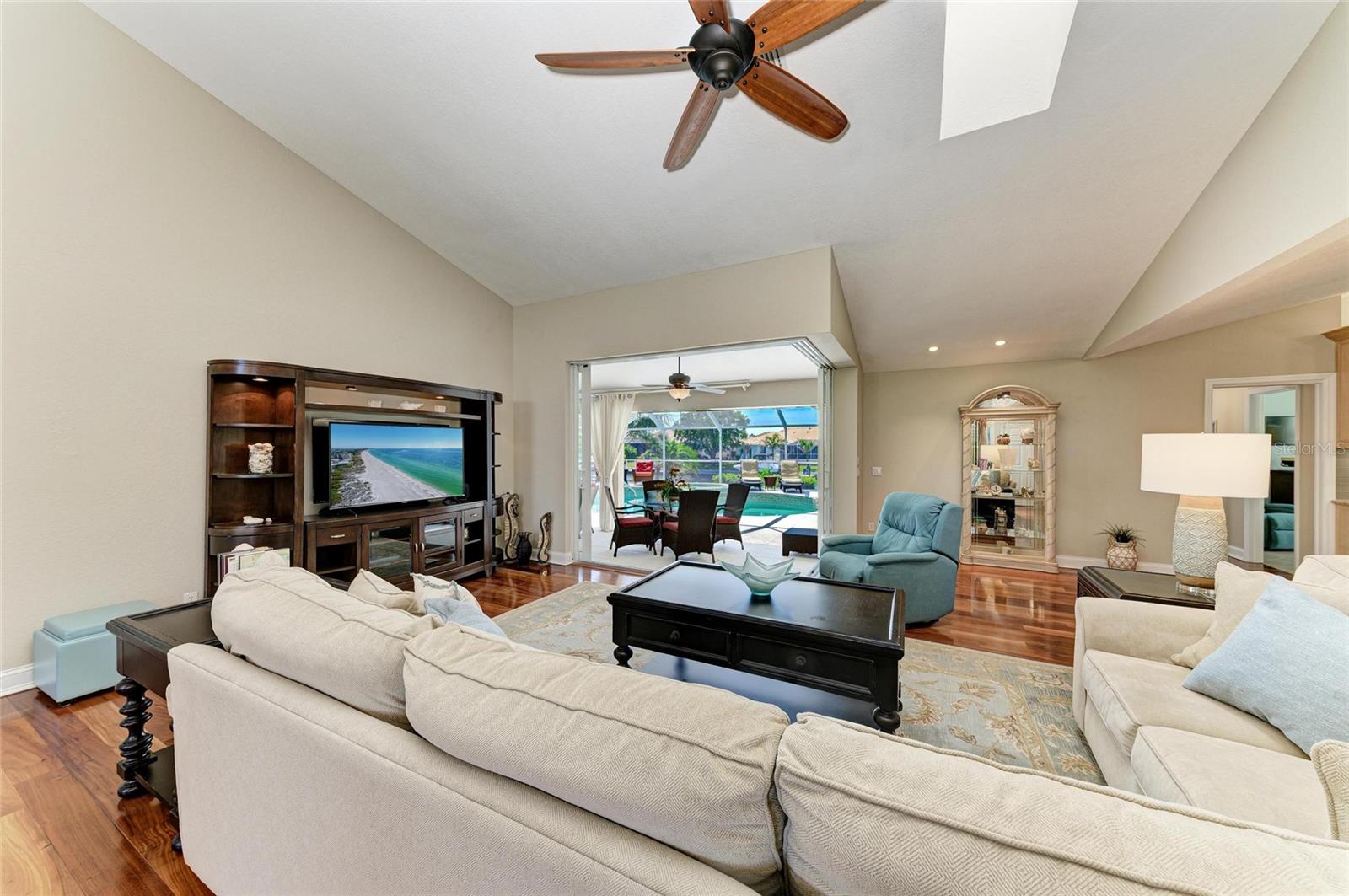 Image 16 of 64 For 5010 La Costa Island Court