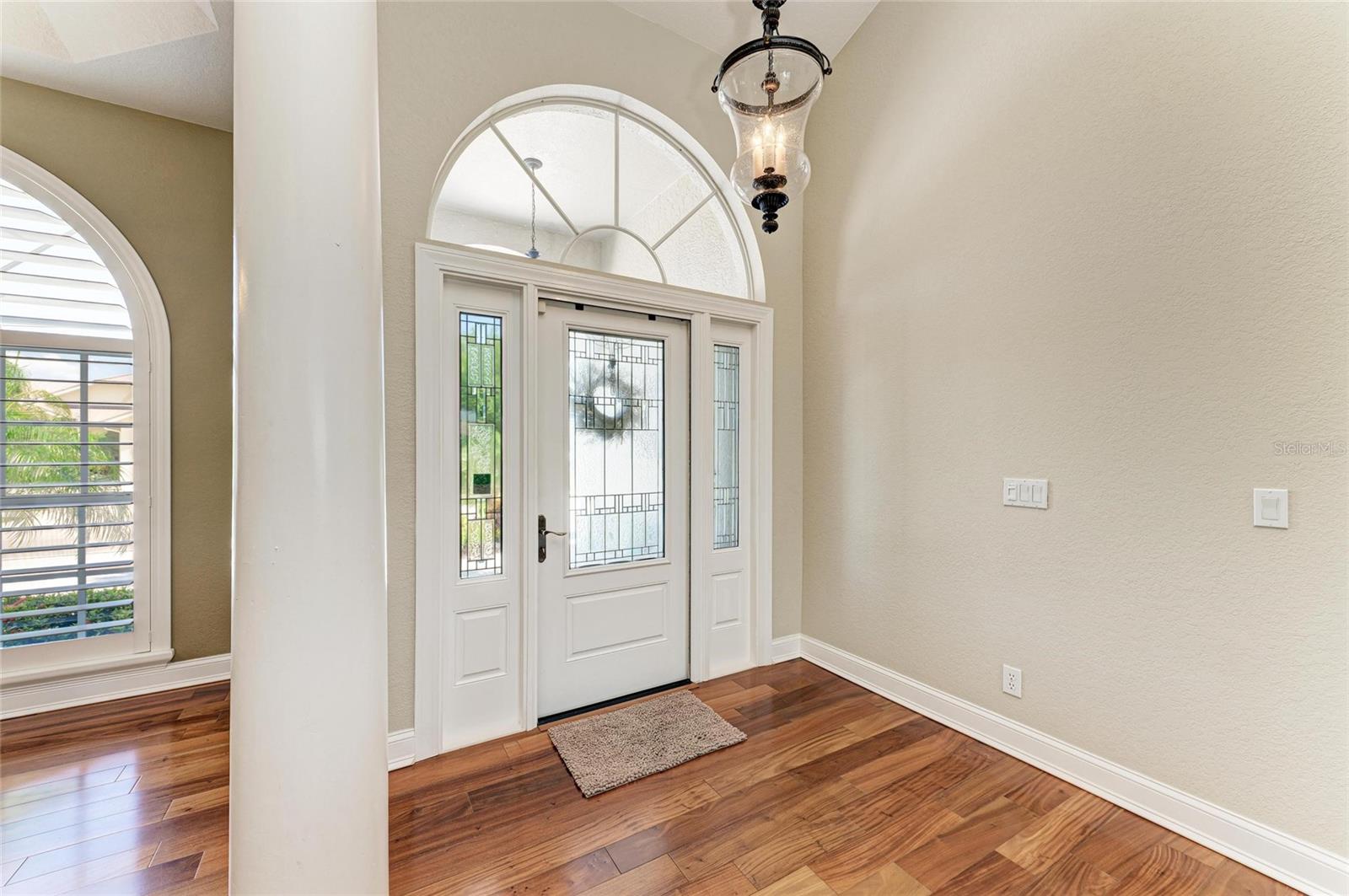 Image 8 of 64 For 5010 La Costa Island Court