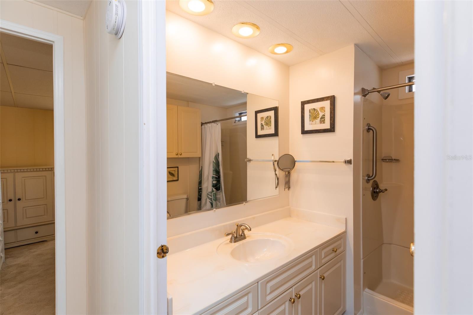 Image 18 of 40 For 643 Blackburn Boulevard