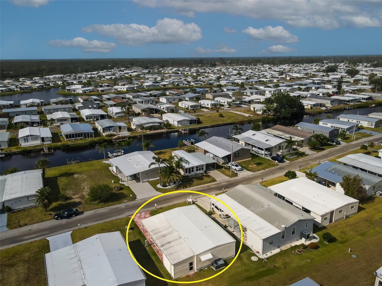 Image 2 of 40 For 643 Blackburn Boulevard