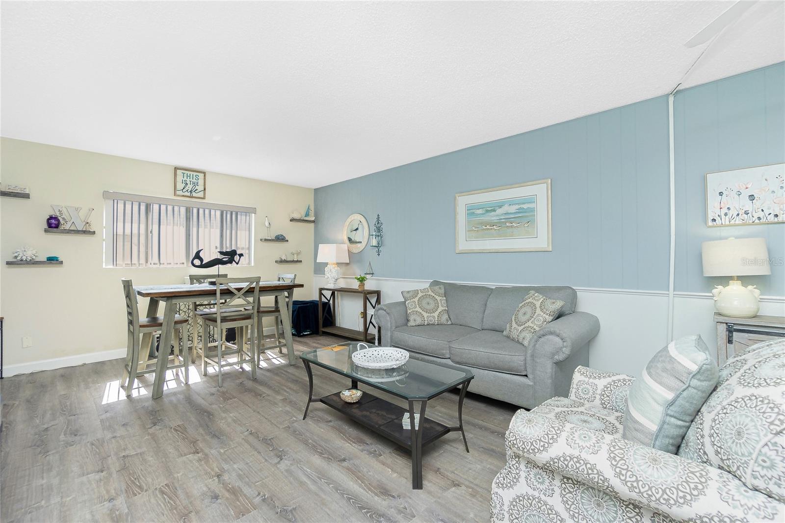 Image 10 of 53 For 22375 Edgewater Drive 123