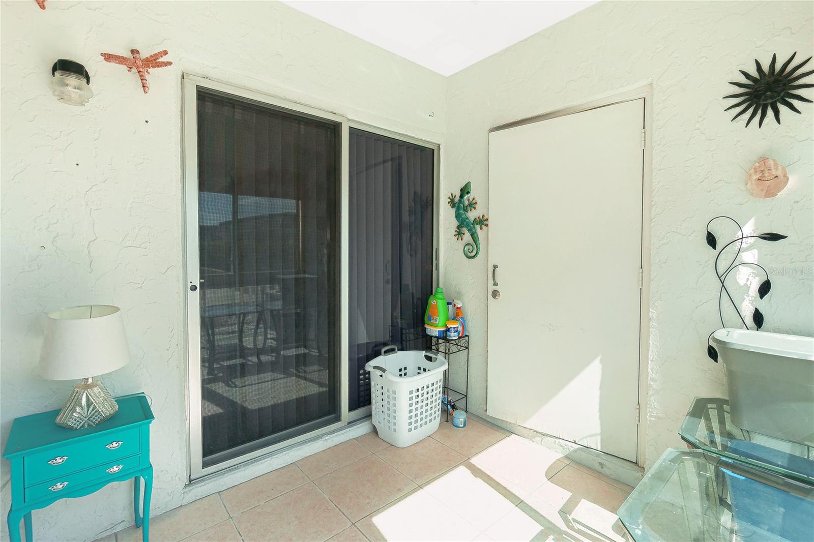 Image 20 of 53 For 22375 Edgewater Drive 123