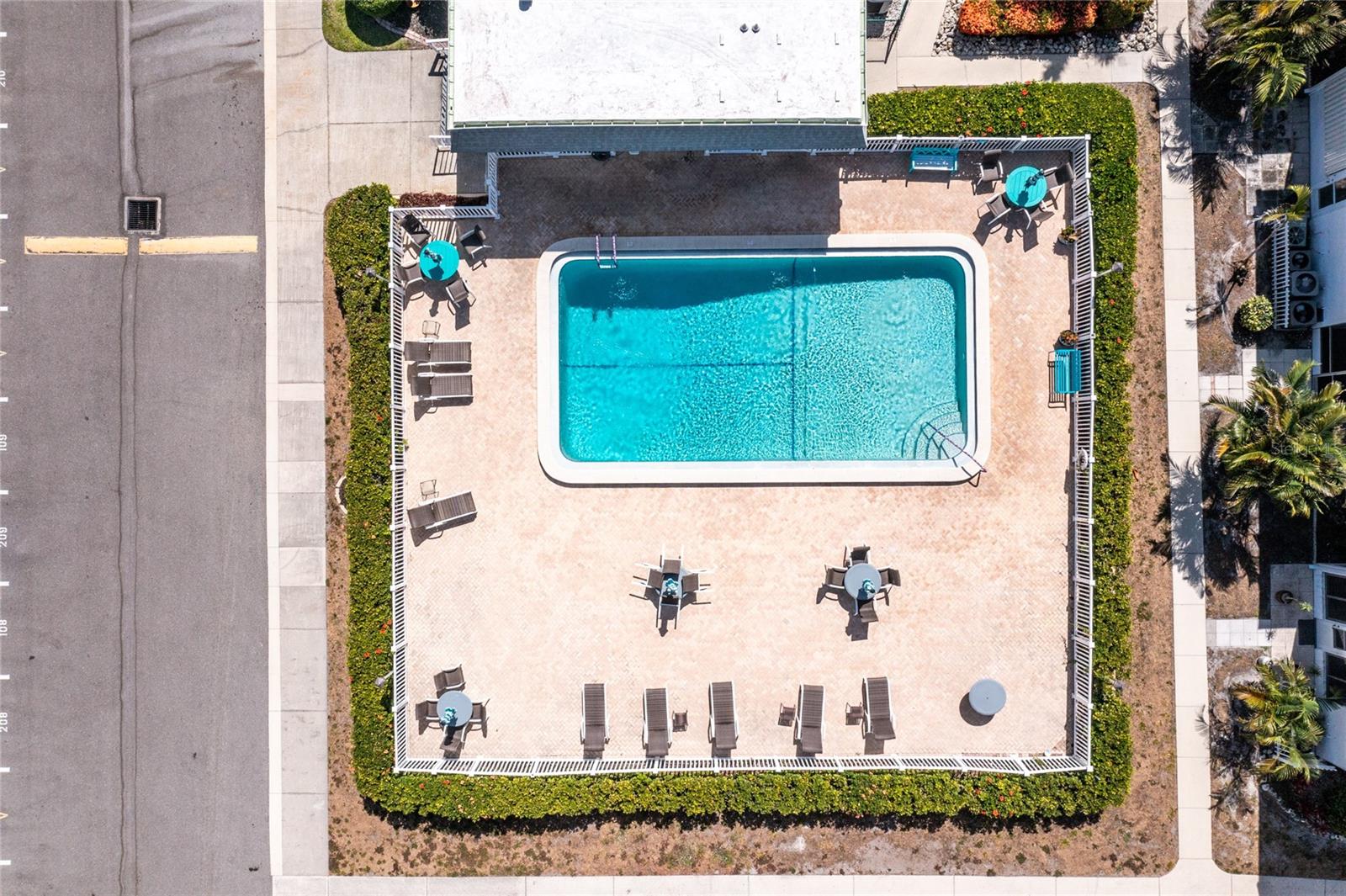 Image 33 of 53 For 22375 Edgewater Drive 123