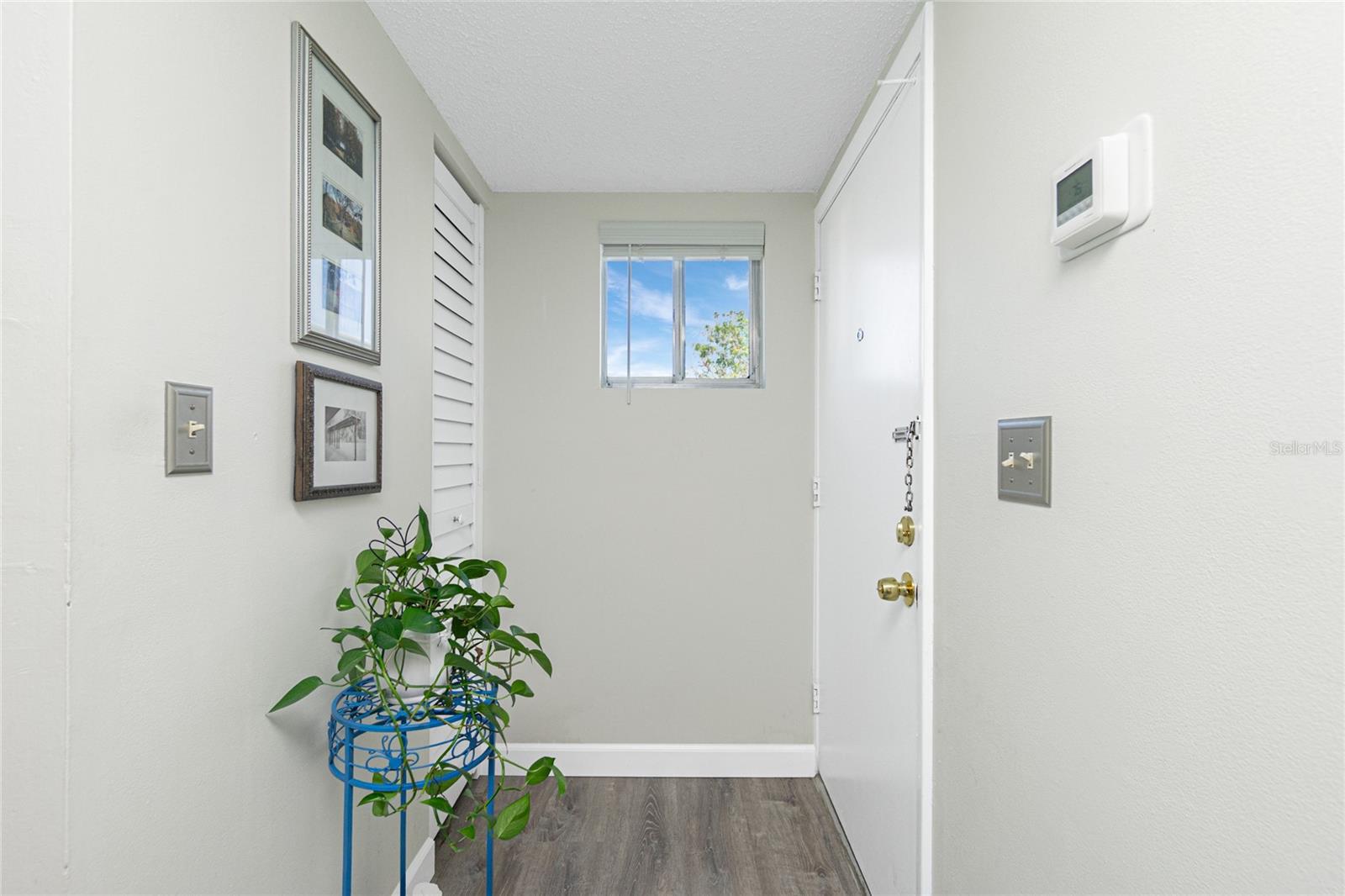 Image 6 of 53 For 22375 Edgewater Drive 123
