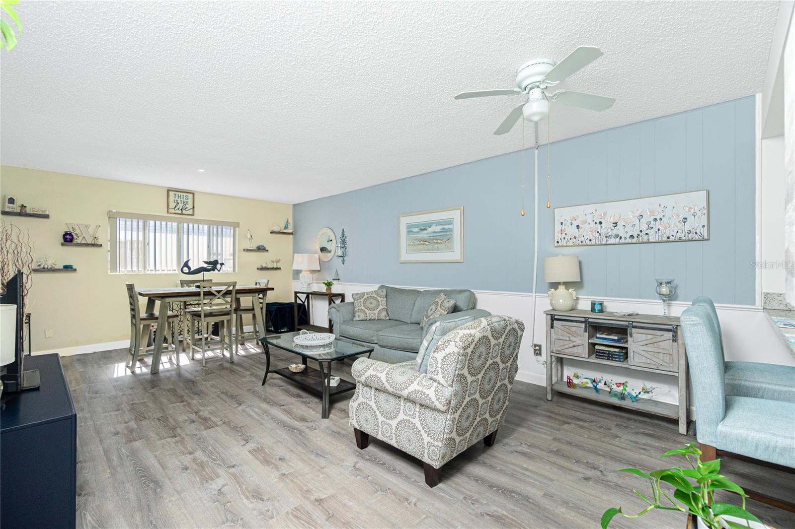 Image 8 of 53 For 22375 Edgewater Drive 123