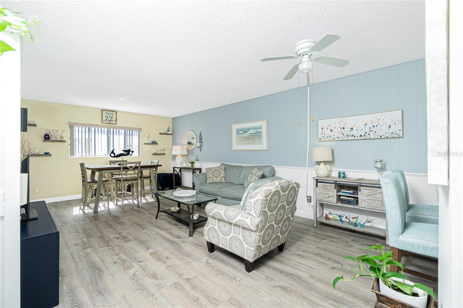 Image 9 of 53 For 22375 Edgewater Drive 123