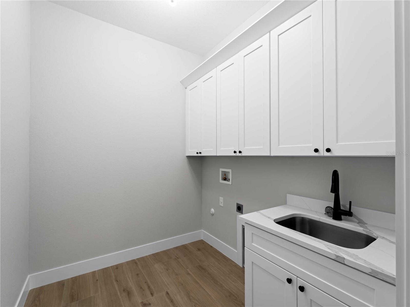 Image 33 of 93 For 15504 Melport Circle