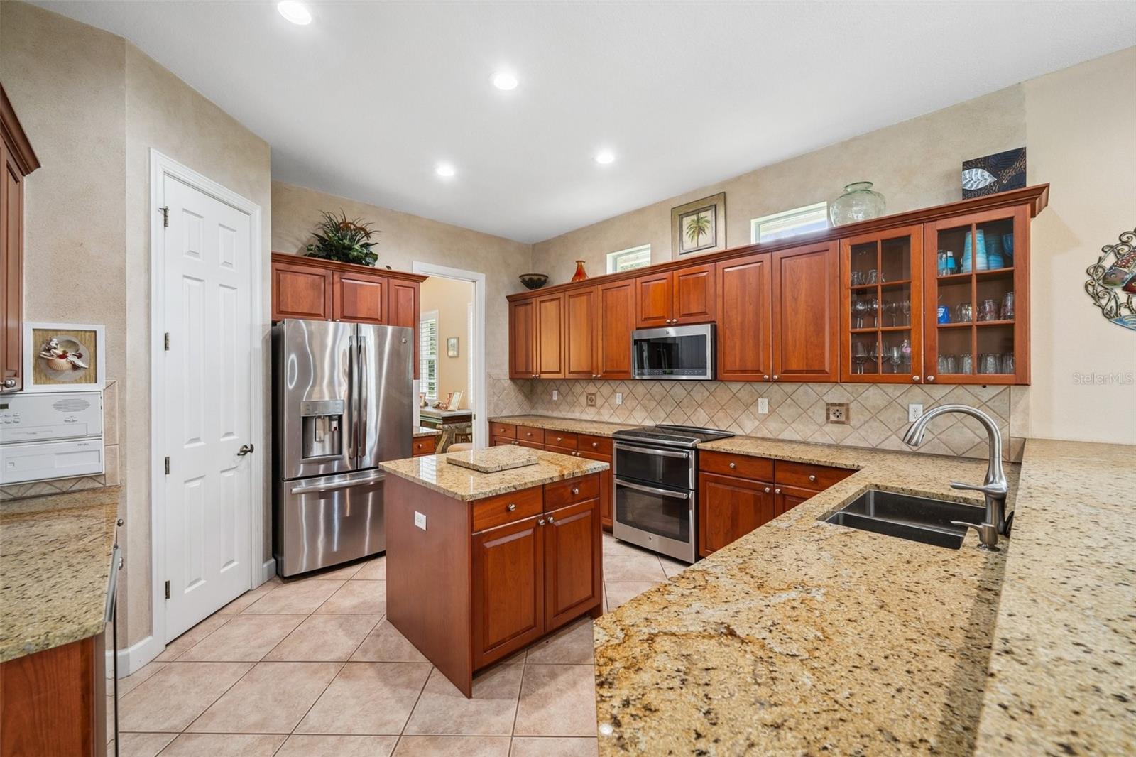 Image 14 of 65 For 3050 Rivershore Lane