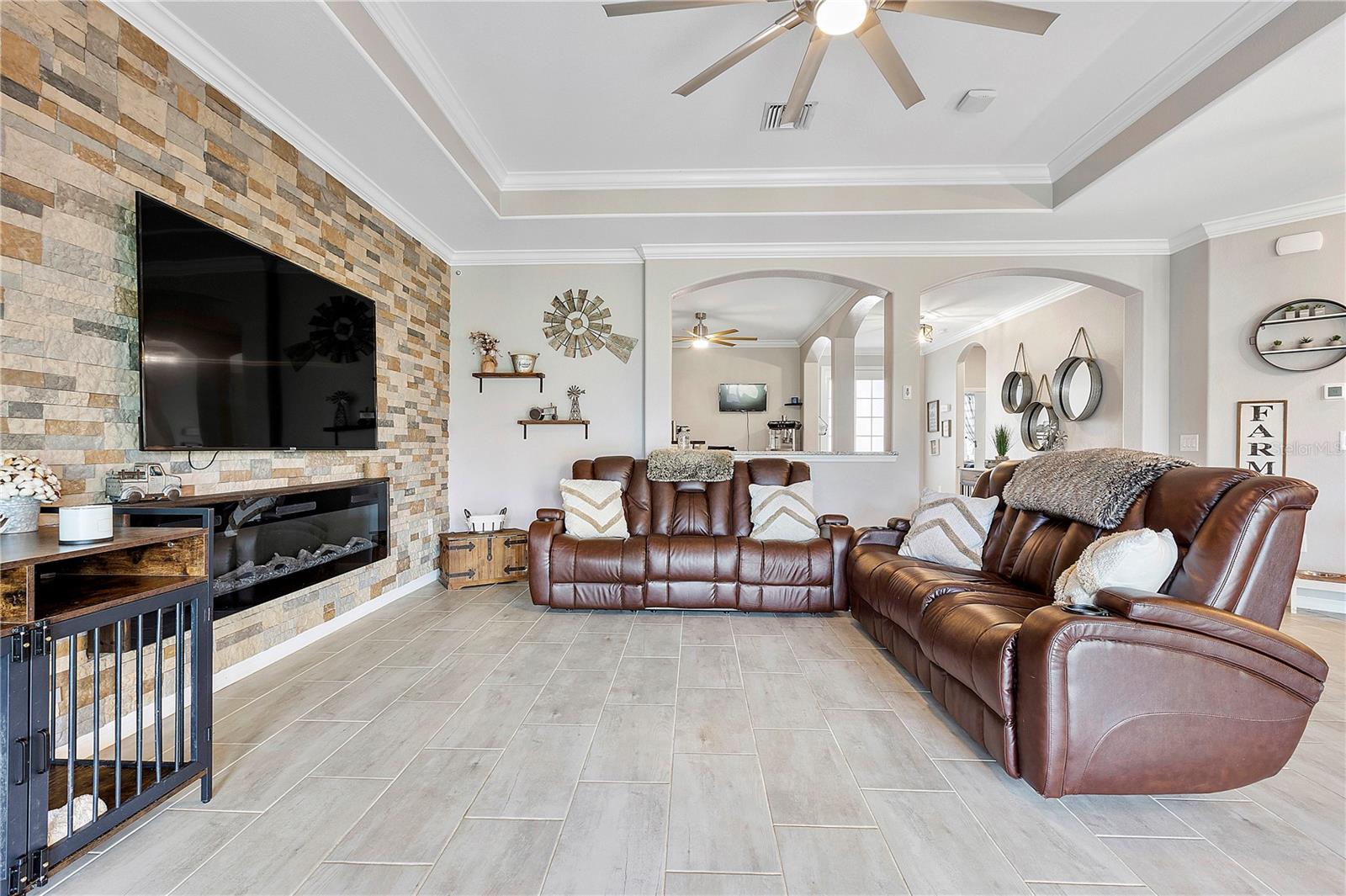 Image 19 of 79 For 17556 Winding Wood Lane