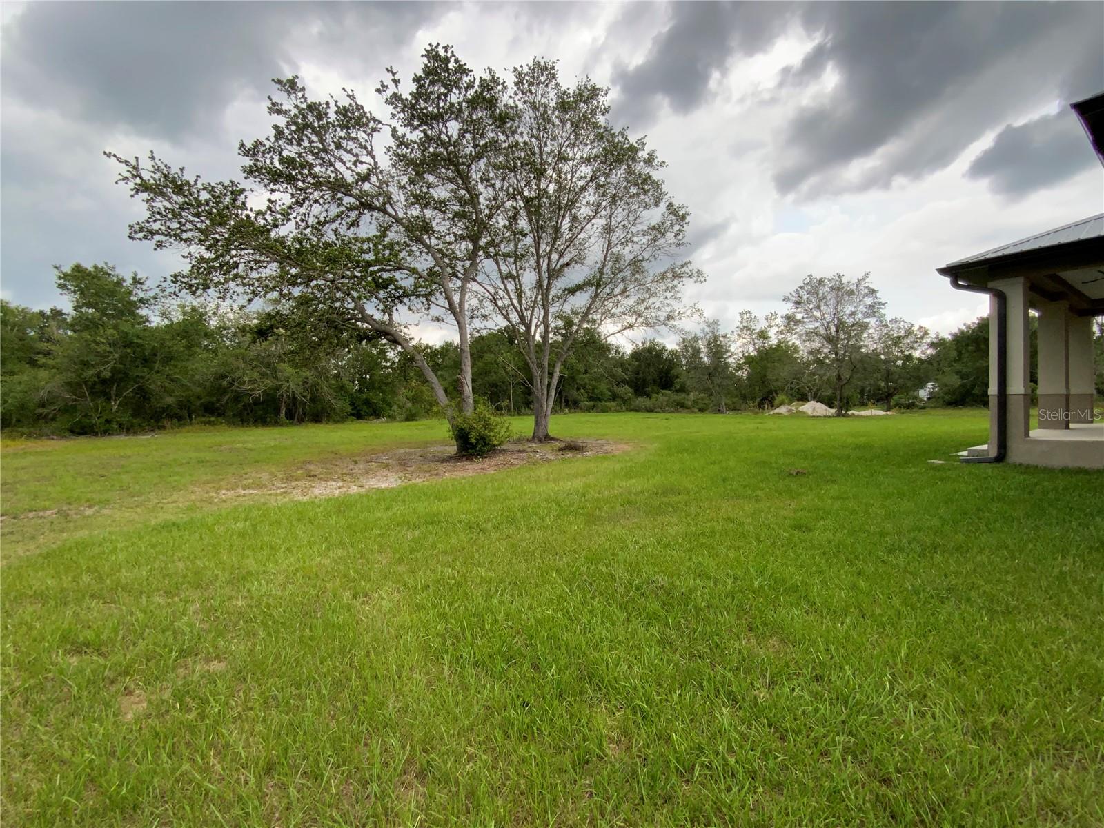 Listing photo id 61 for 1201 Childress Avenue