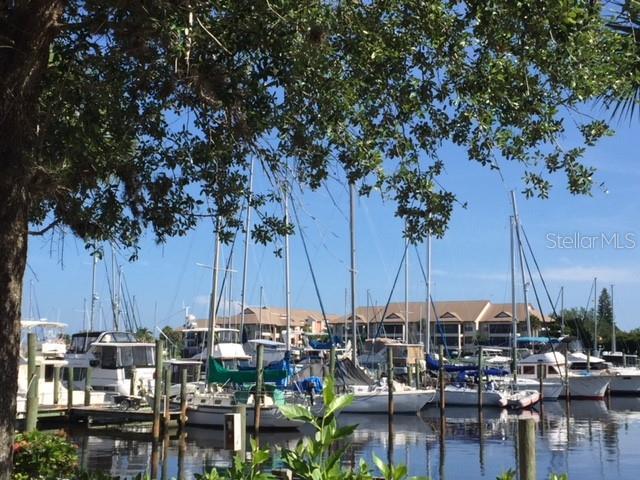 Image 34 of 62 For 6000 Key Largo Circle
