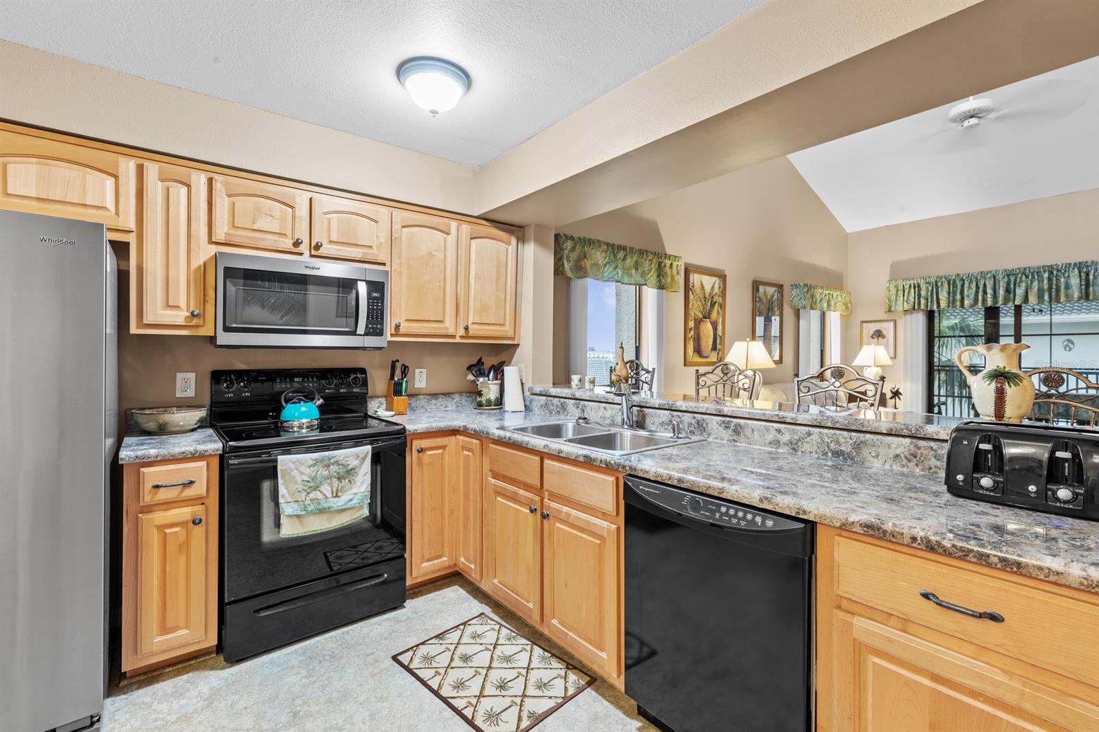 Image 10 of 25 For 26336 Nadir Road 3