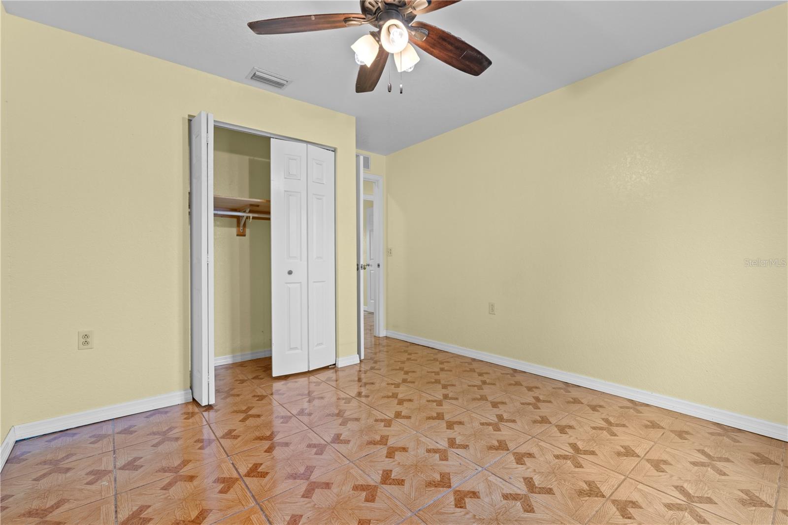 Image 19 of 33 For 5527 Fairway Drive S