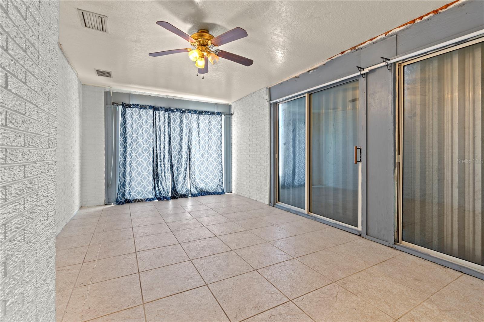 Image 24 of 33 For 5527 Fairway Drive S