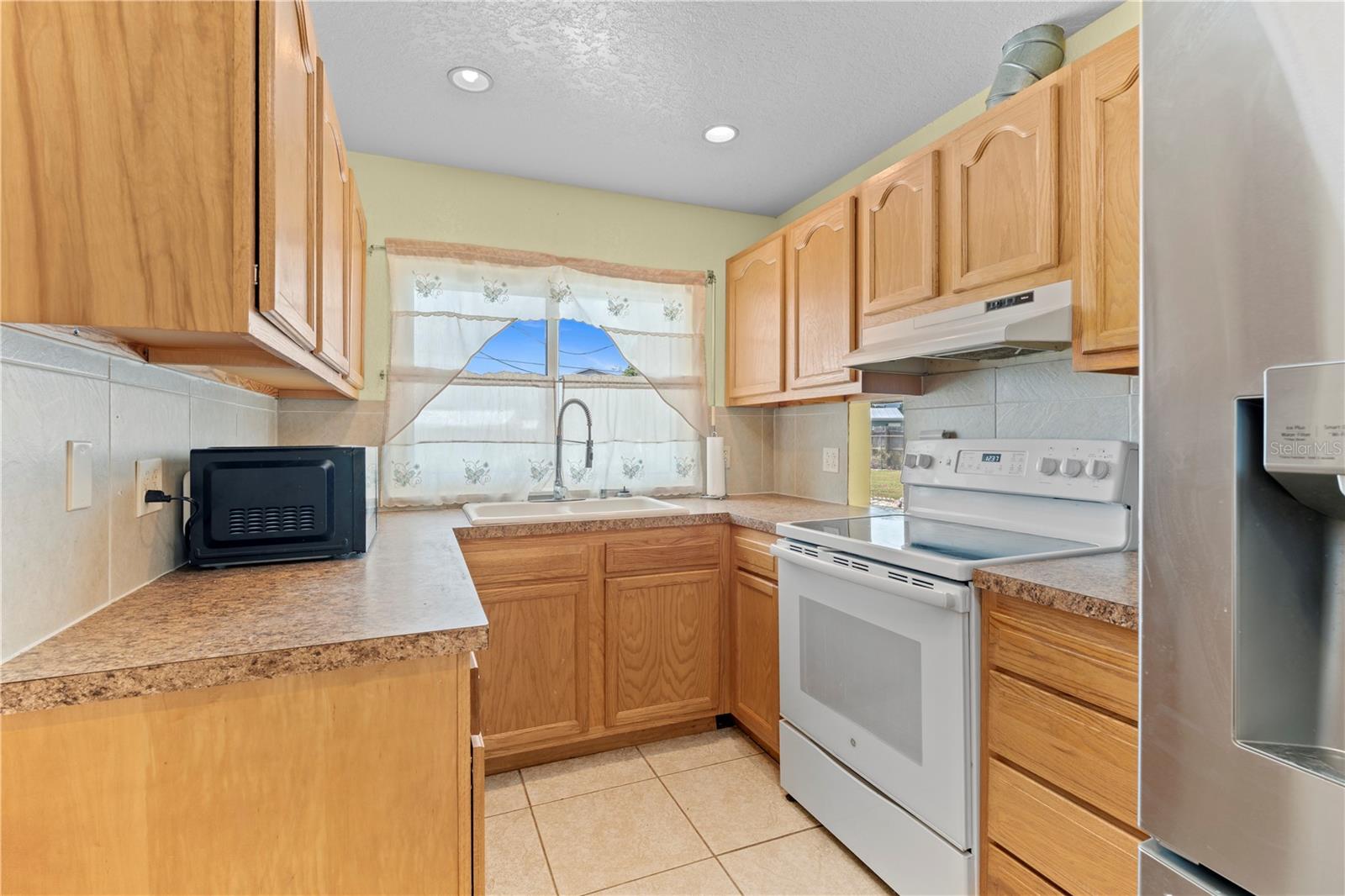 Image 7 of 33 For 5527 Fairway Drive S
