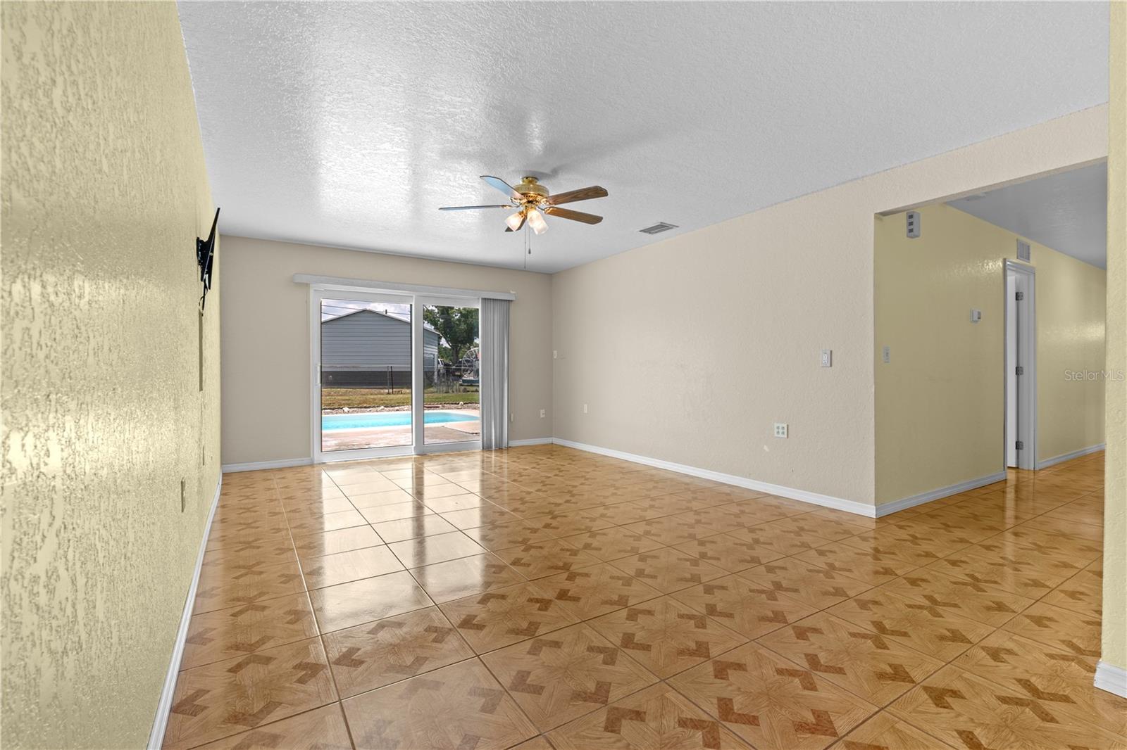 Image 9 of 33 For 5527 Fairway Drive S